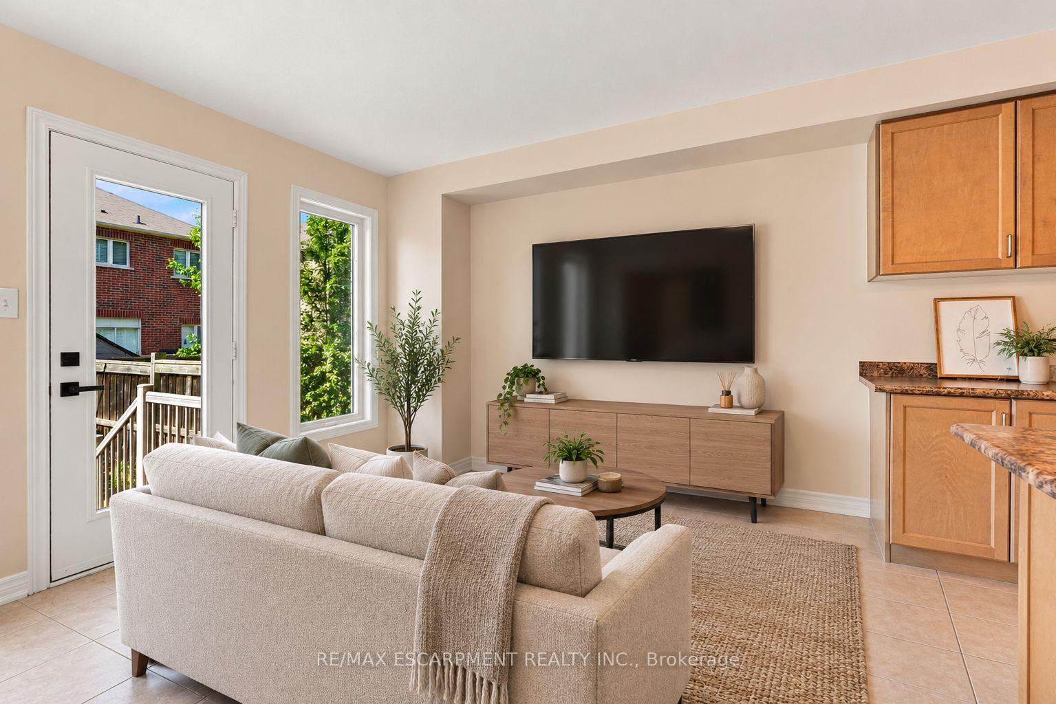 Photo 13 of 123 Skinner Road, Hamilton, Waterdown — HOMEH