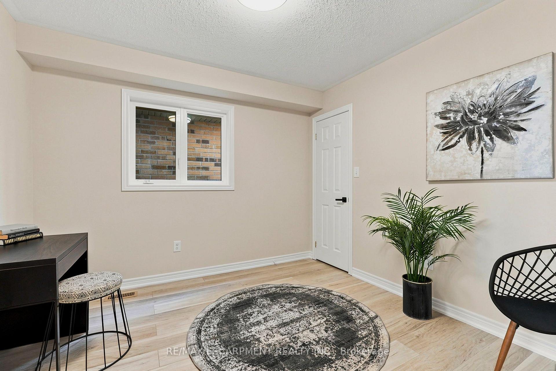 Photo 22 of 123 Skinner Road, Hamilton, Waterdown — HOMEH