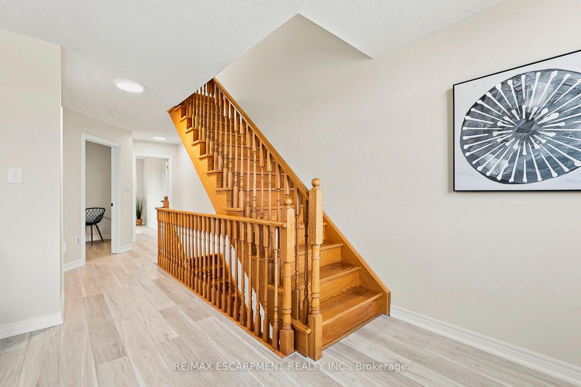 Photo 25 of 123 Skinner Road, Hamilton, Waterdown — HOMEH