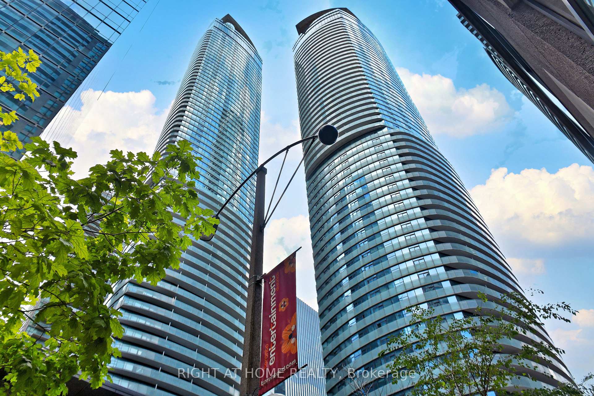 Photo 2 of Unit 708, 14 York Street, Toronto, Waterfront Communities — HOMEH