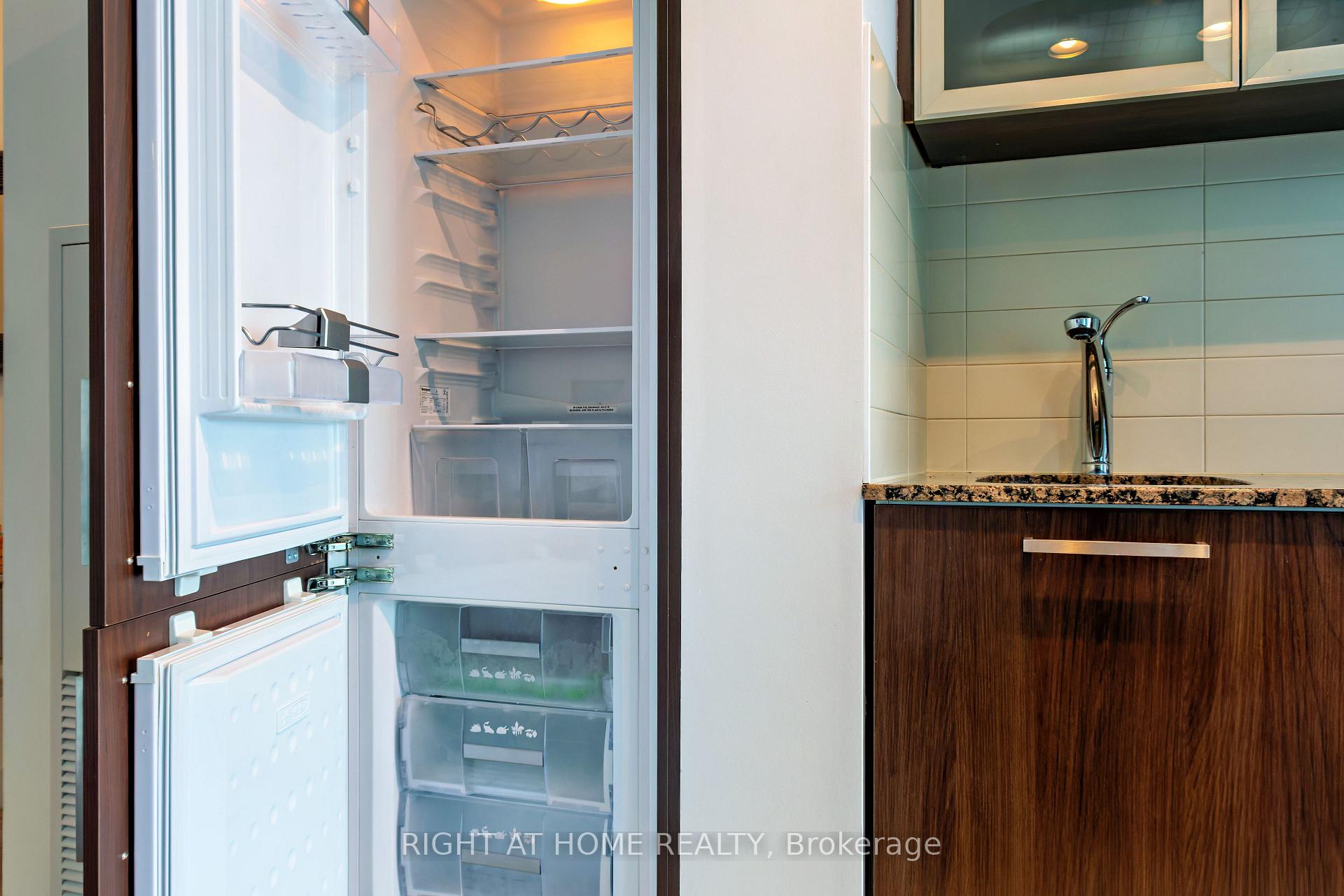Photo 6 of Unit 708, 14 York Street, Toronto, Waterfront Communities — HOMEH
