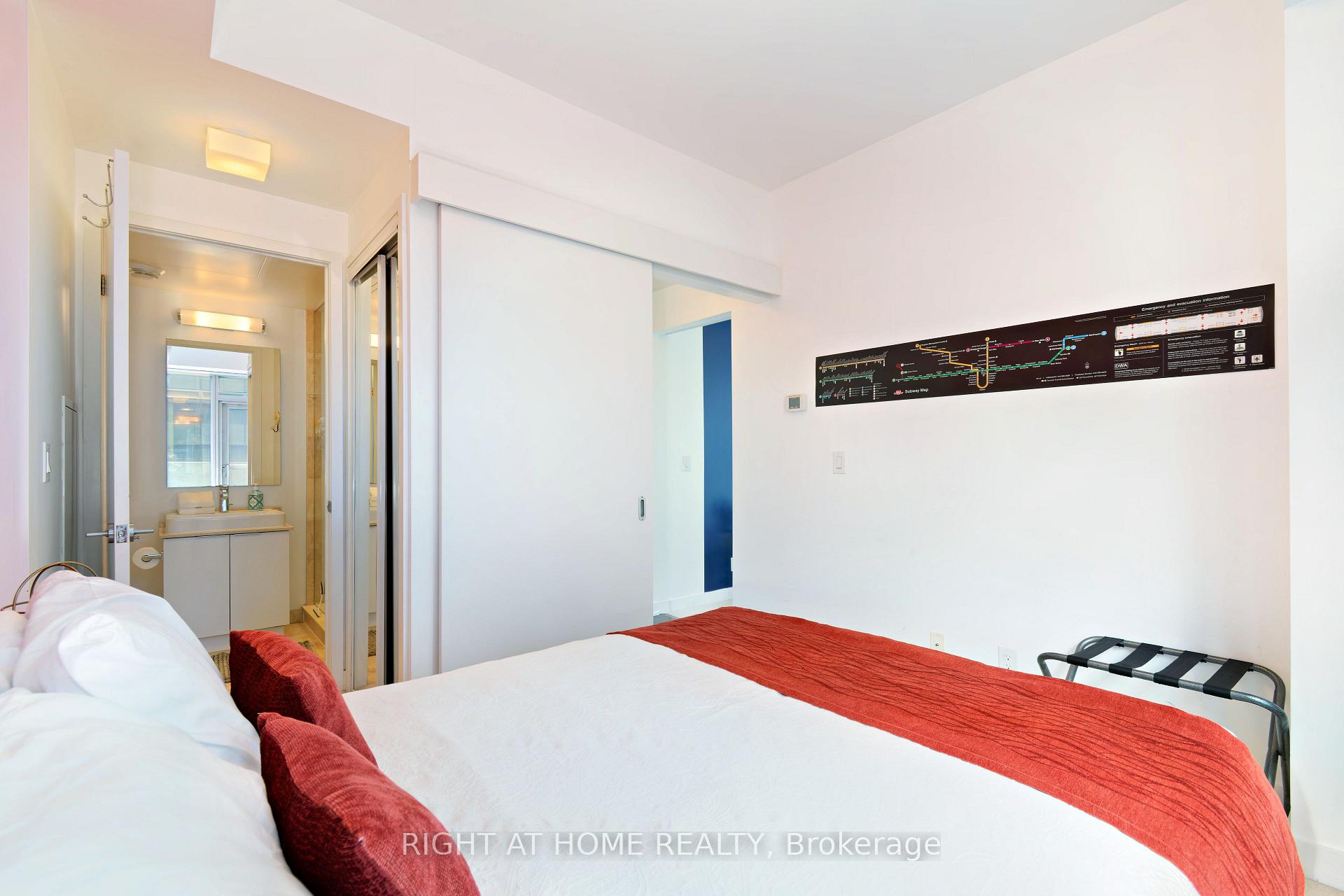 Photo 10 of Unit 708, 14 York Street, Toronto, Waterfront Communities — HOMEH