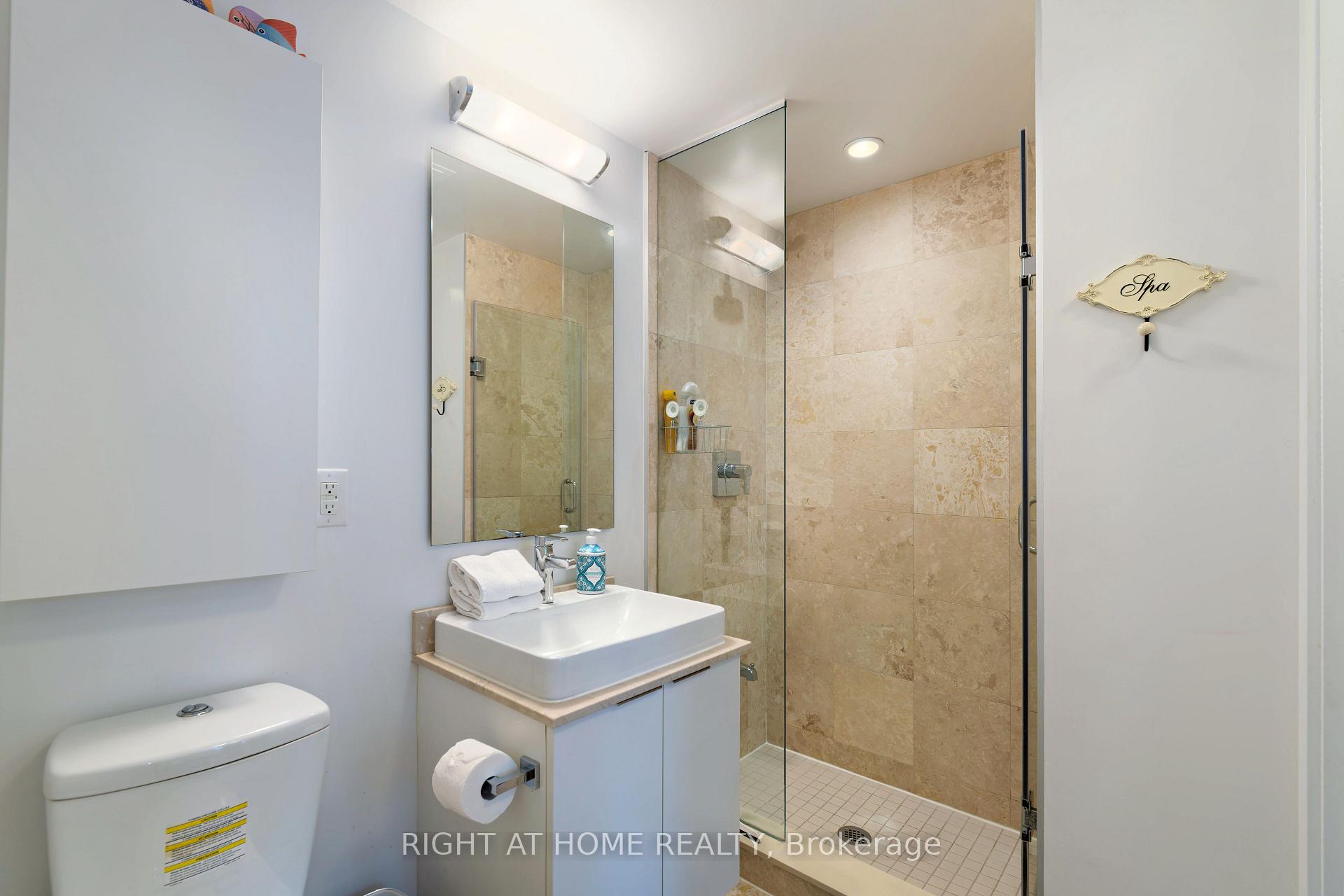 Photo 12 of Unit 708, 14 York Street, Toronto, Waterfront Communities — HOMEH