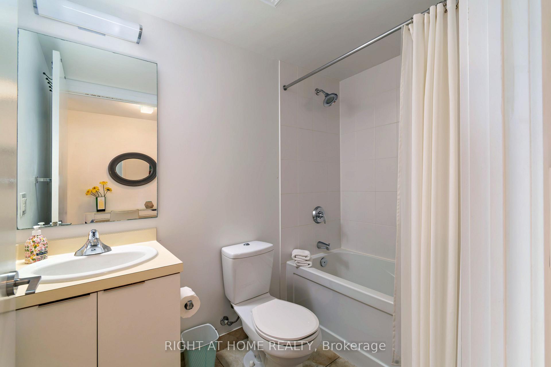 Photo 17 of Unit 708, 14 York Street, Toronto, Waterfront Communities — HOMEH