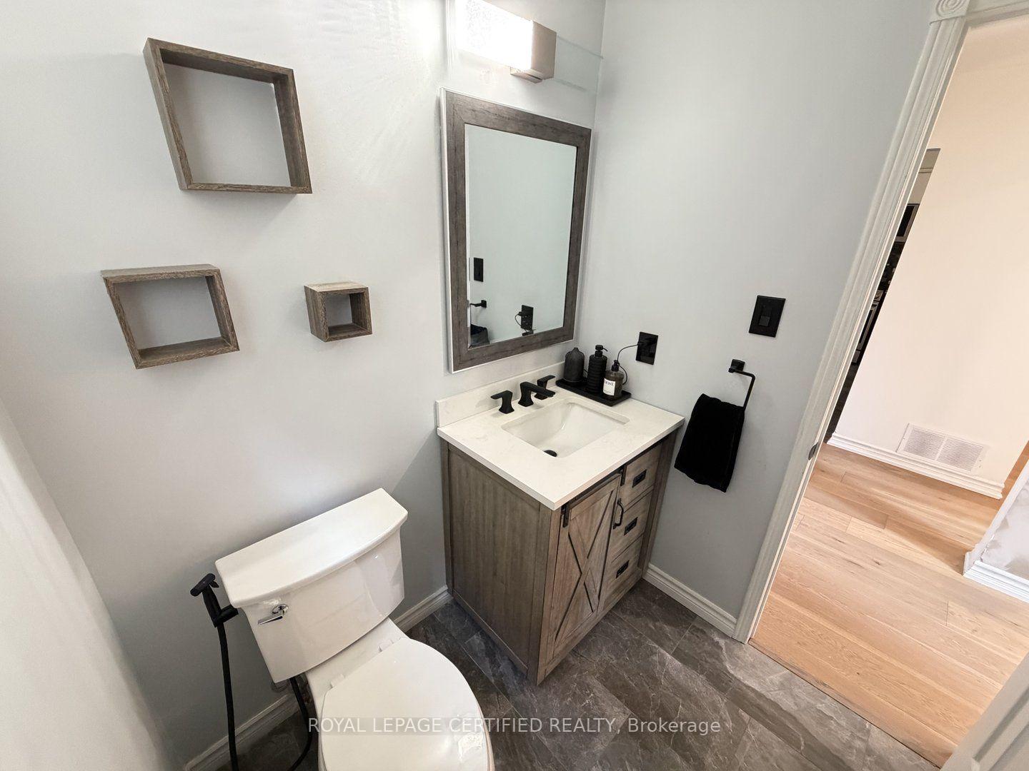 Photo 6 of 5967 Cherrywood Place, Mississauga, East Credit — HOMEH