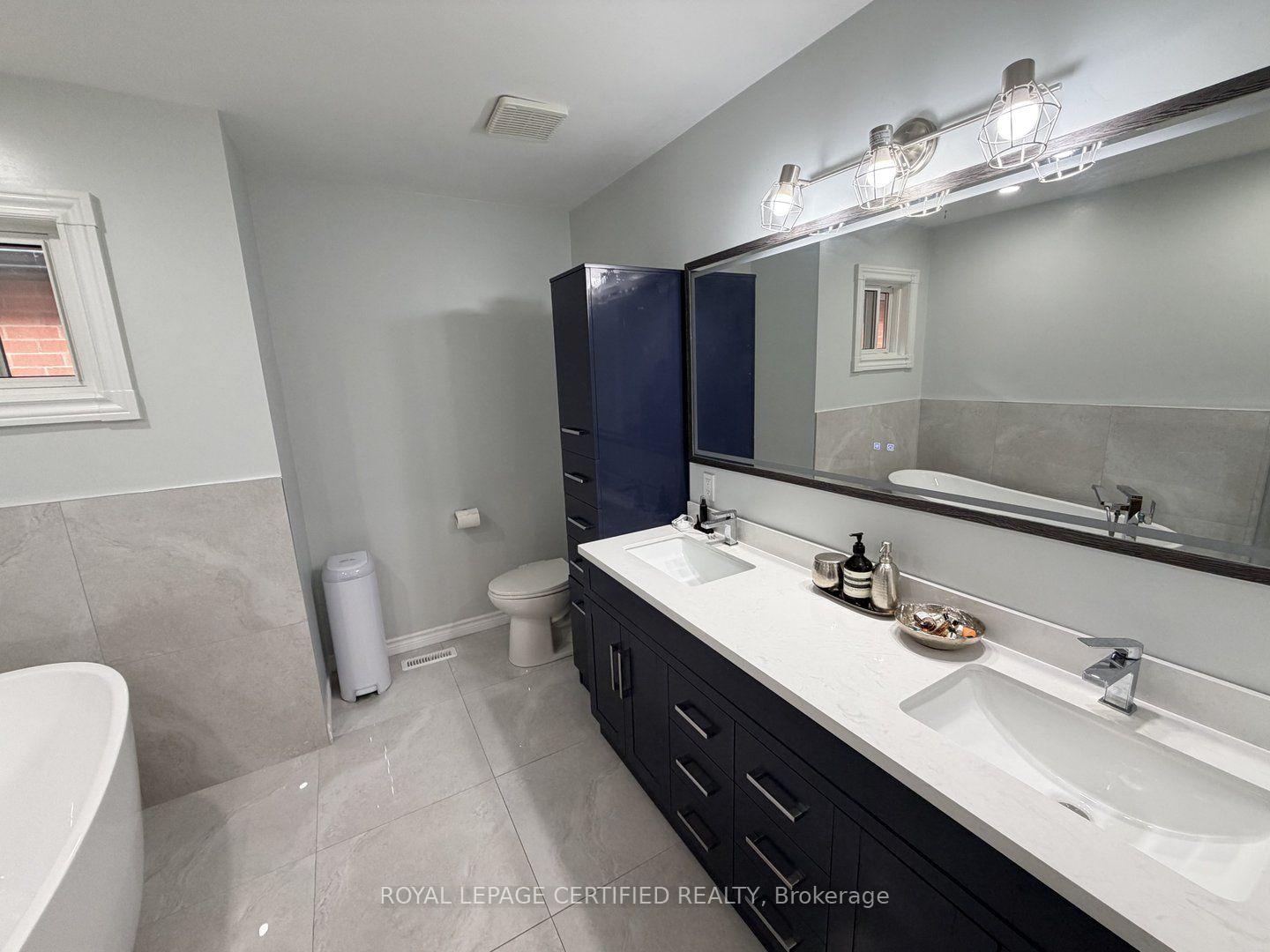 Photo 12 of 5967 Cherrywood Place, Mississauga, East Credit — HOMEH