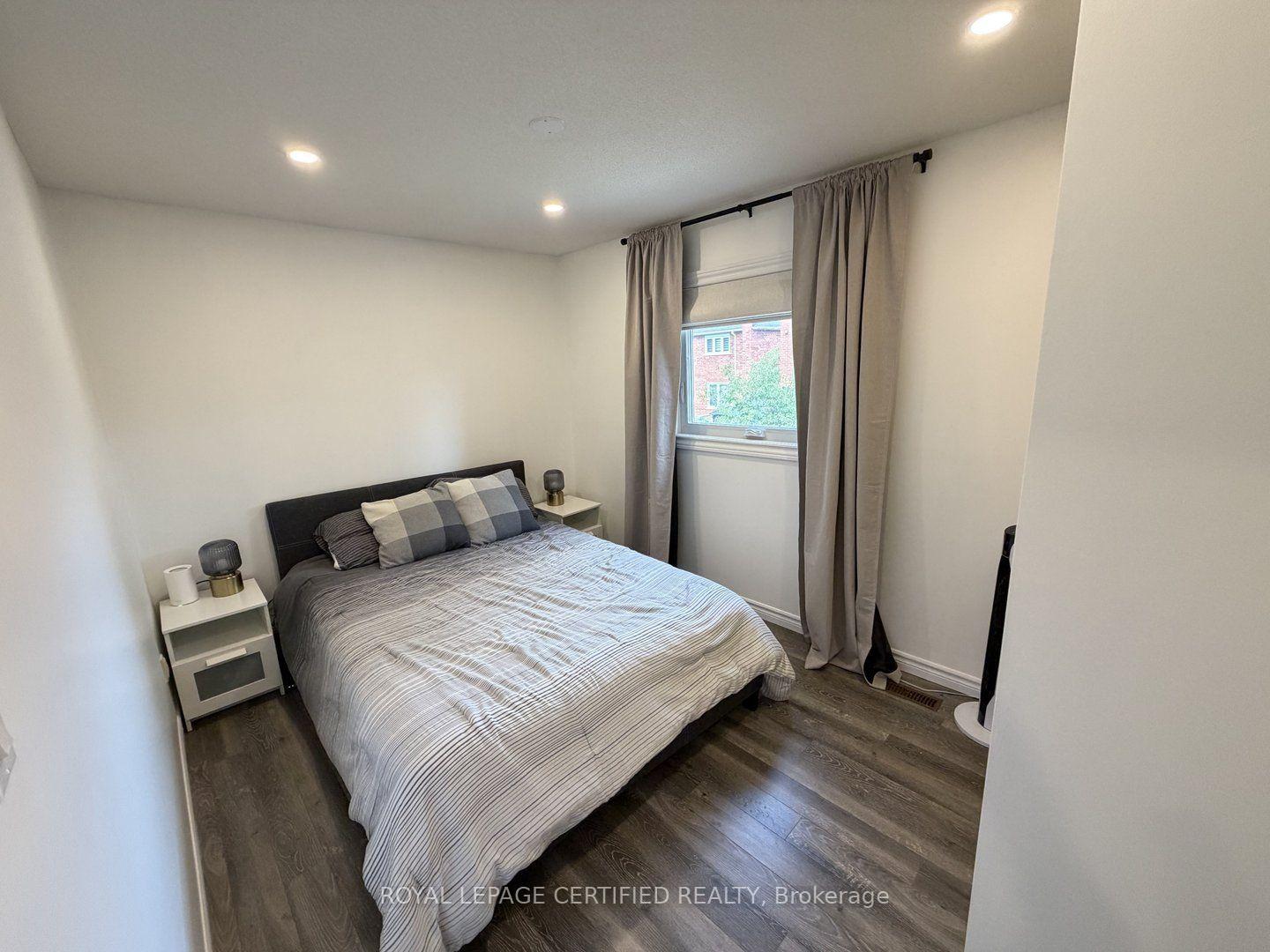 Photo 17 of 5967 Cherrywood Place, Mississauga, East Credit — HOMEH