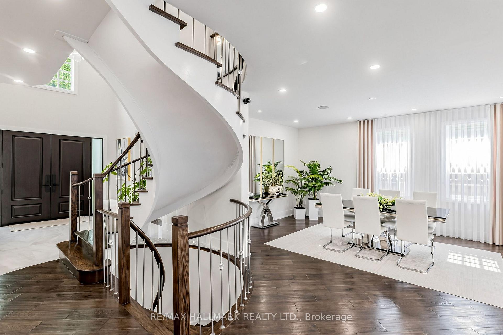 Photo 21 of 63 Willett Crescent, Richmond Hill, Mill Pond — HOMEH
