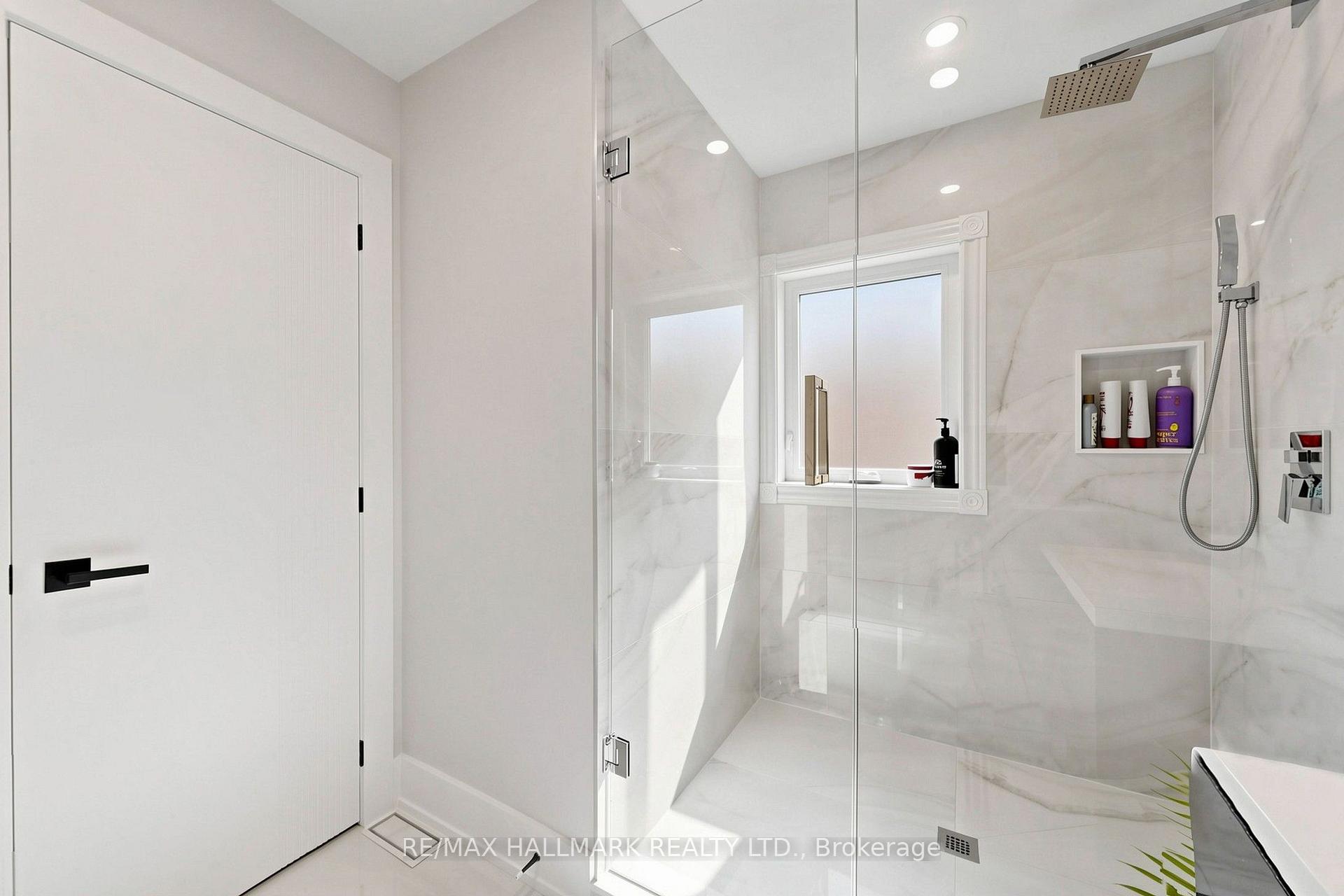 Photo 34 of 63 Willett Crescent, Richmond Hill, Mill Pond — HOMEH