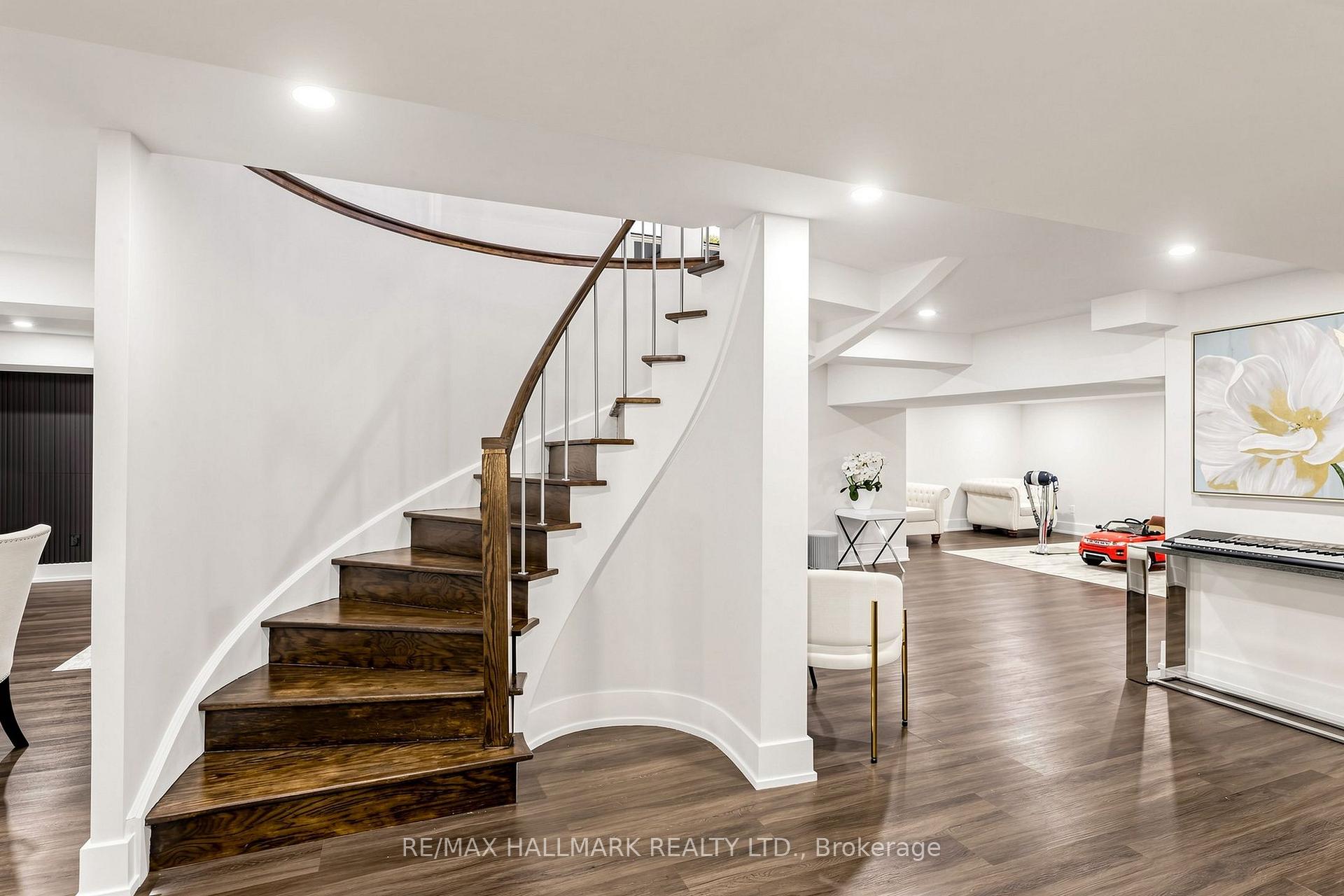 Photo 35 of 63 Willett Crescent, Richmond Hill, Mill Pond — HOMEH