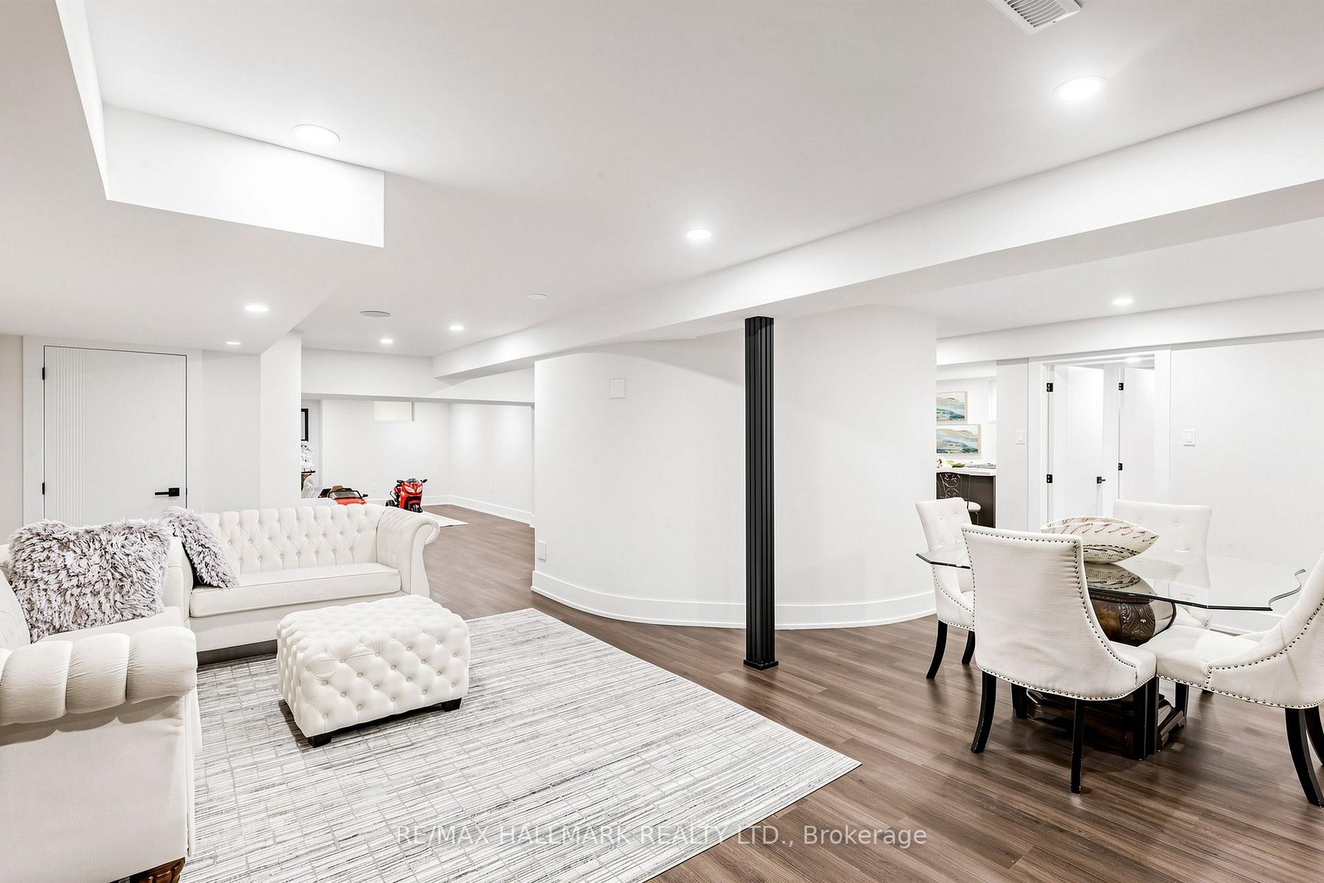 Photo 37 of 63 Willett Crescent, Richmond Hill, Mill Pond — HOMEH