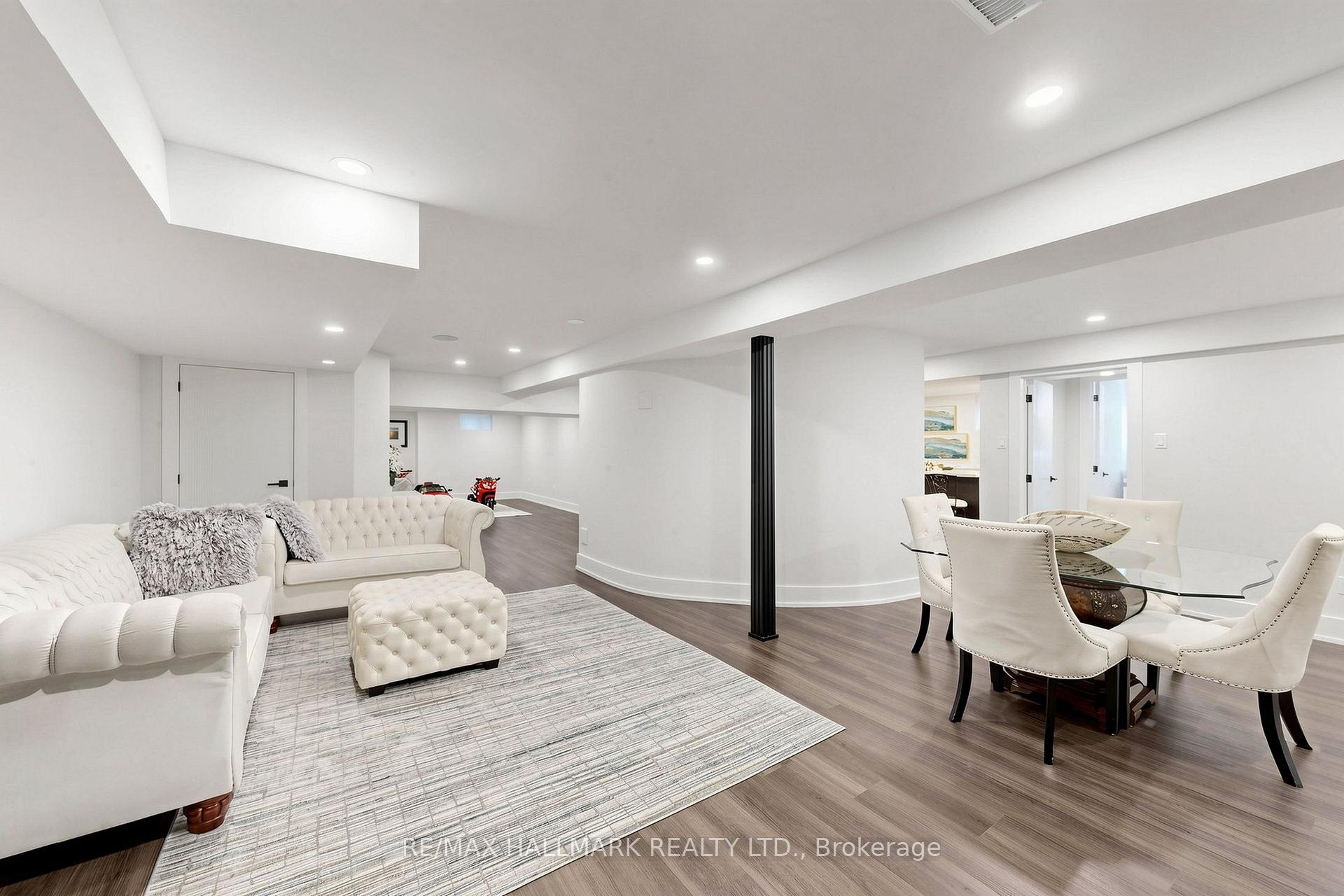 Photo 38 of 63 Willett Crescent, Richmond Hill, Mill Pond — HOMEH