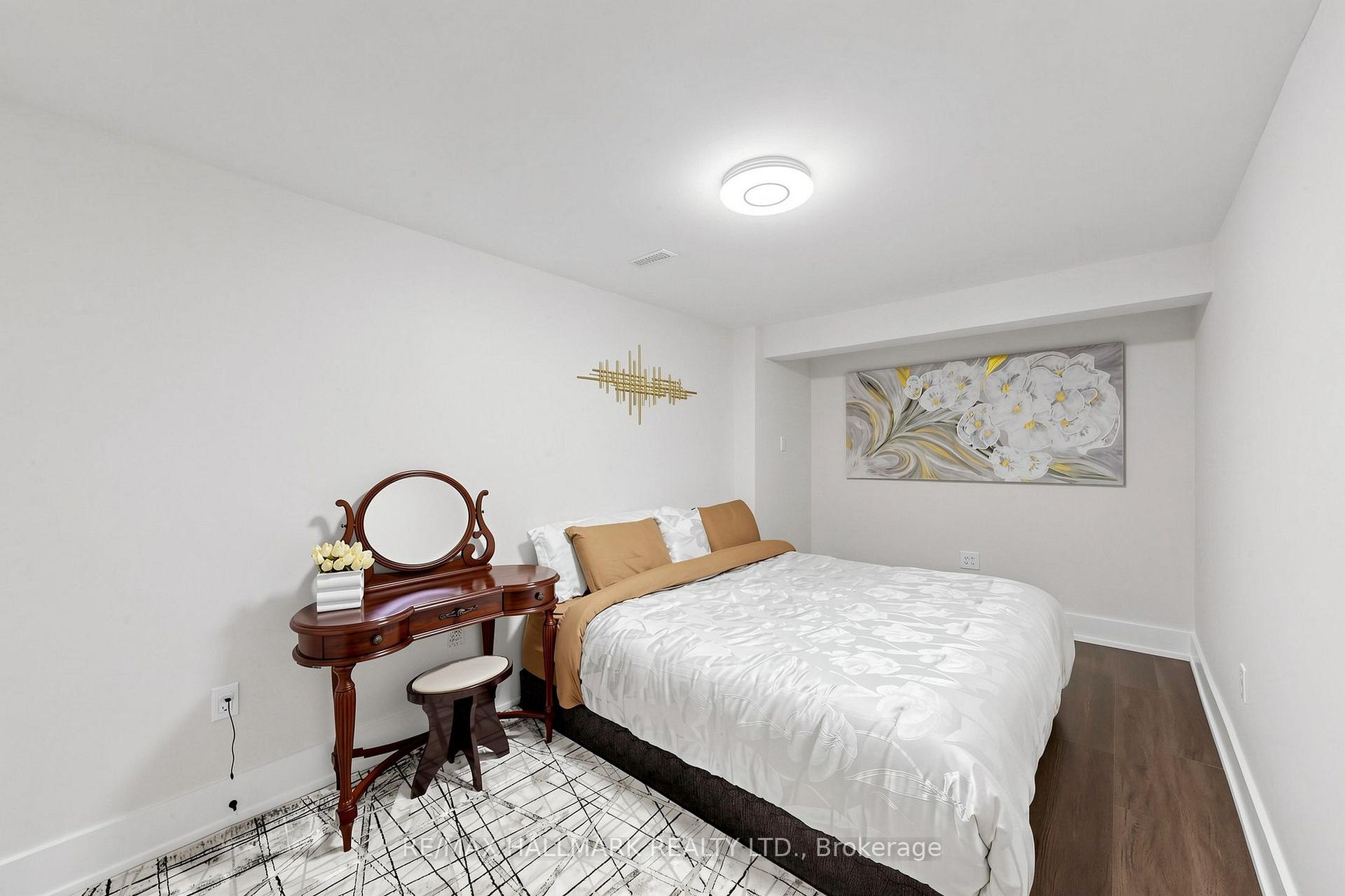 Photo 42 of 63 Willett Crescent, Richmond Hill, Mill Pond — HOMEH