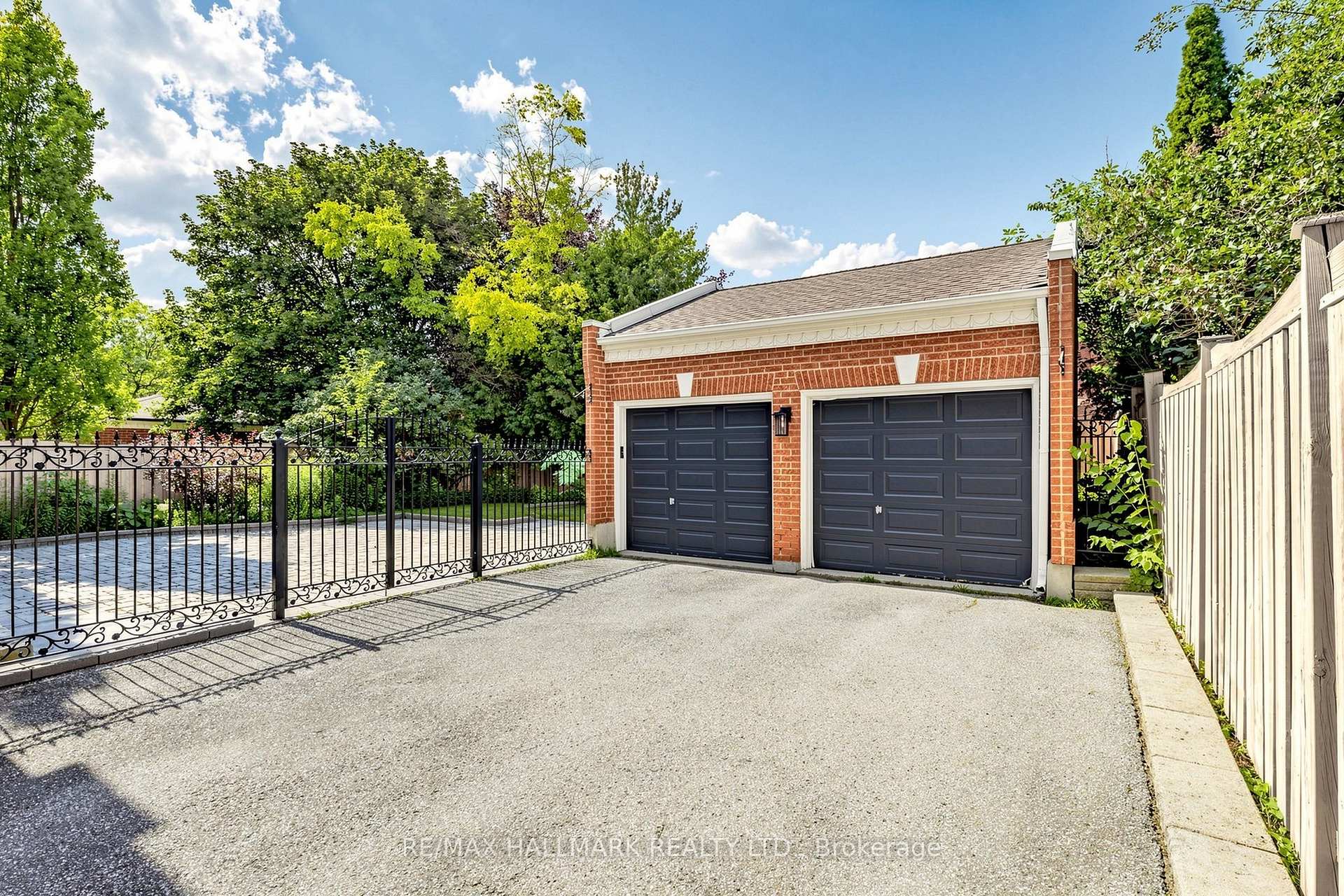 Photo 44 of 63 Willett Crescent, Richmond Hill, Mill Pond — HOMEH