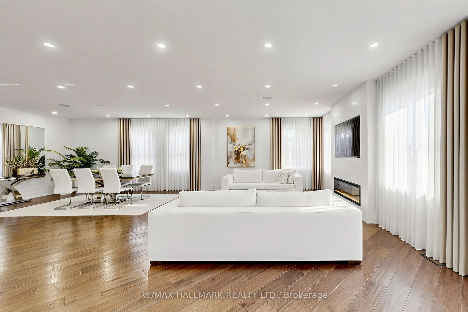 Photo 6 of 63 Willett Crescent, Richmond Hill, Mill Pond — HOMEH