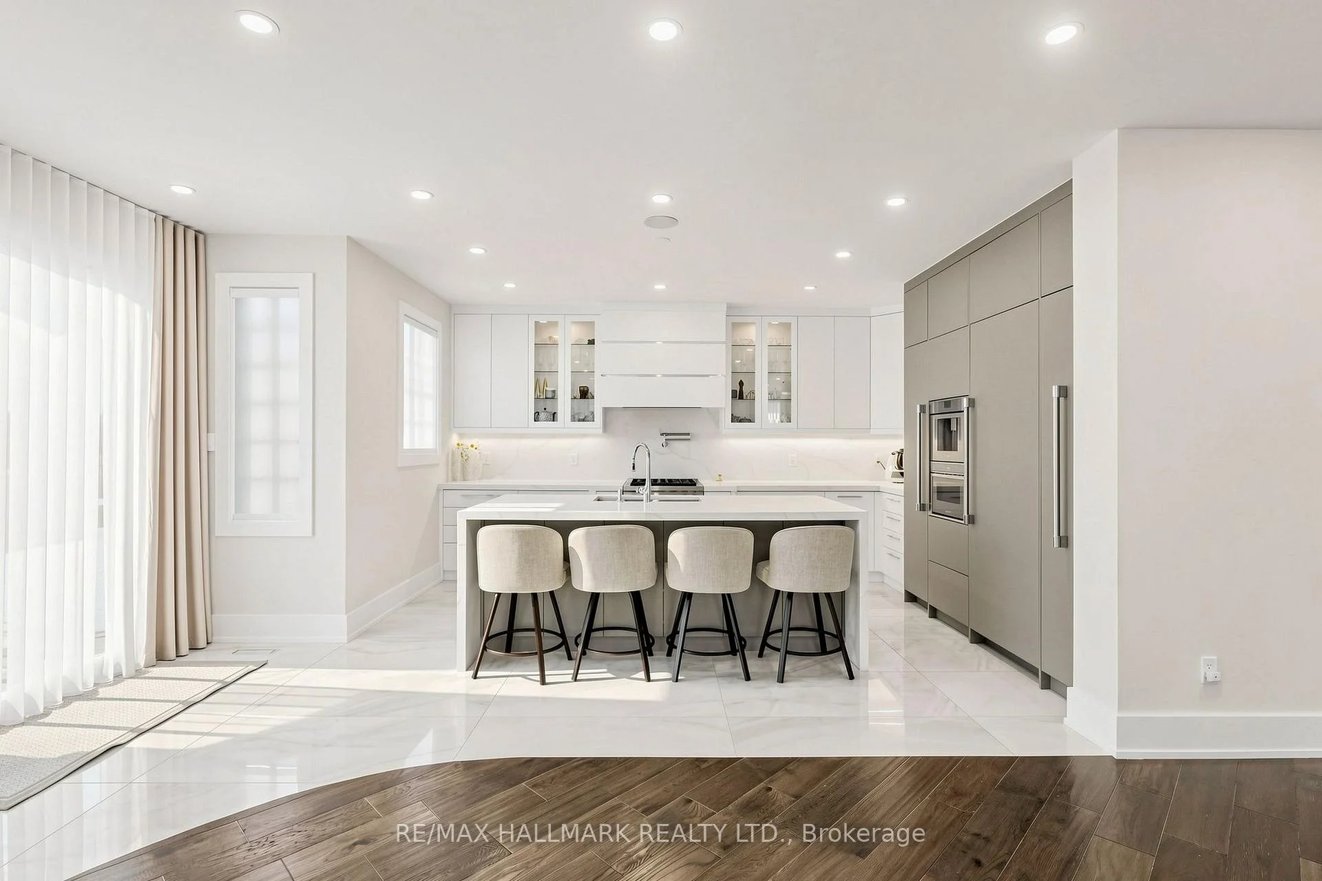 Photo 15 of 63 Willett Crescent, Richmond Hill, Mill Pond — HOMEH