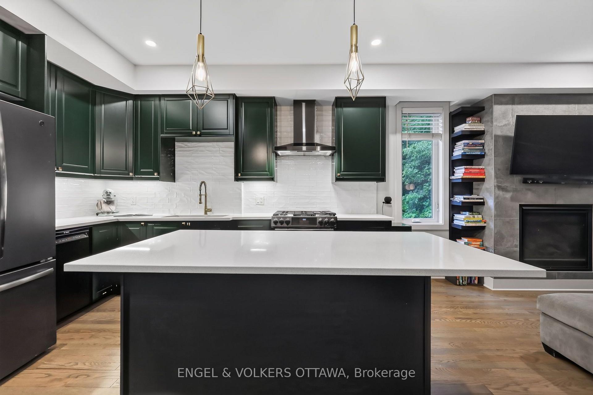 Photo 4 of 304 Riverdale Avenue, Ottawa, Old Ottawa South — HOMEH