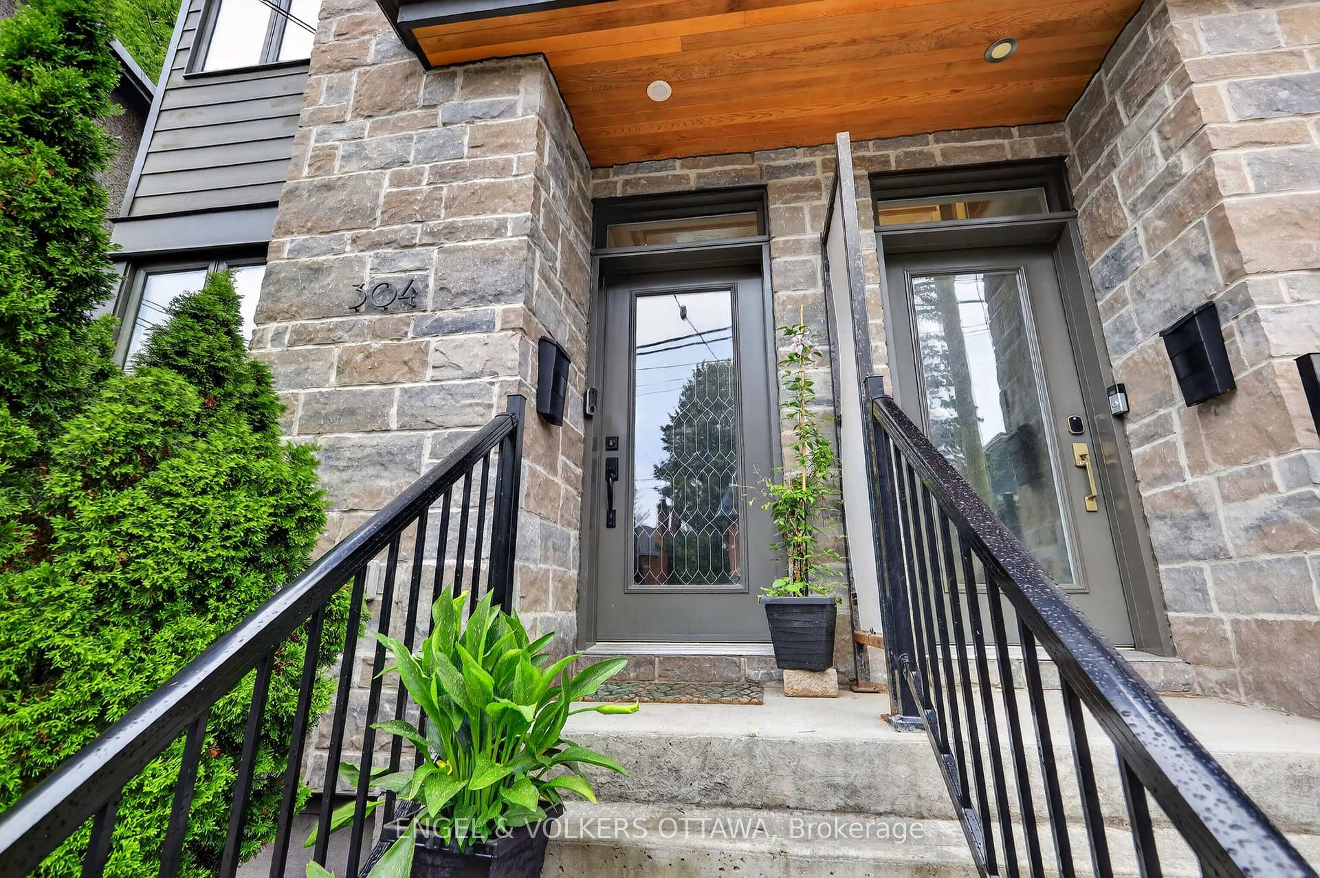Photo 3 of 304 Riverdale Avenue, Ottawa, Old Ottawa South — HOMEH