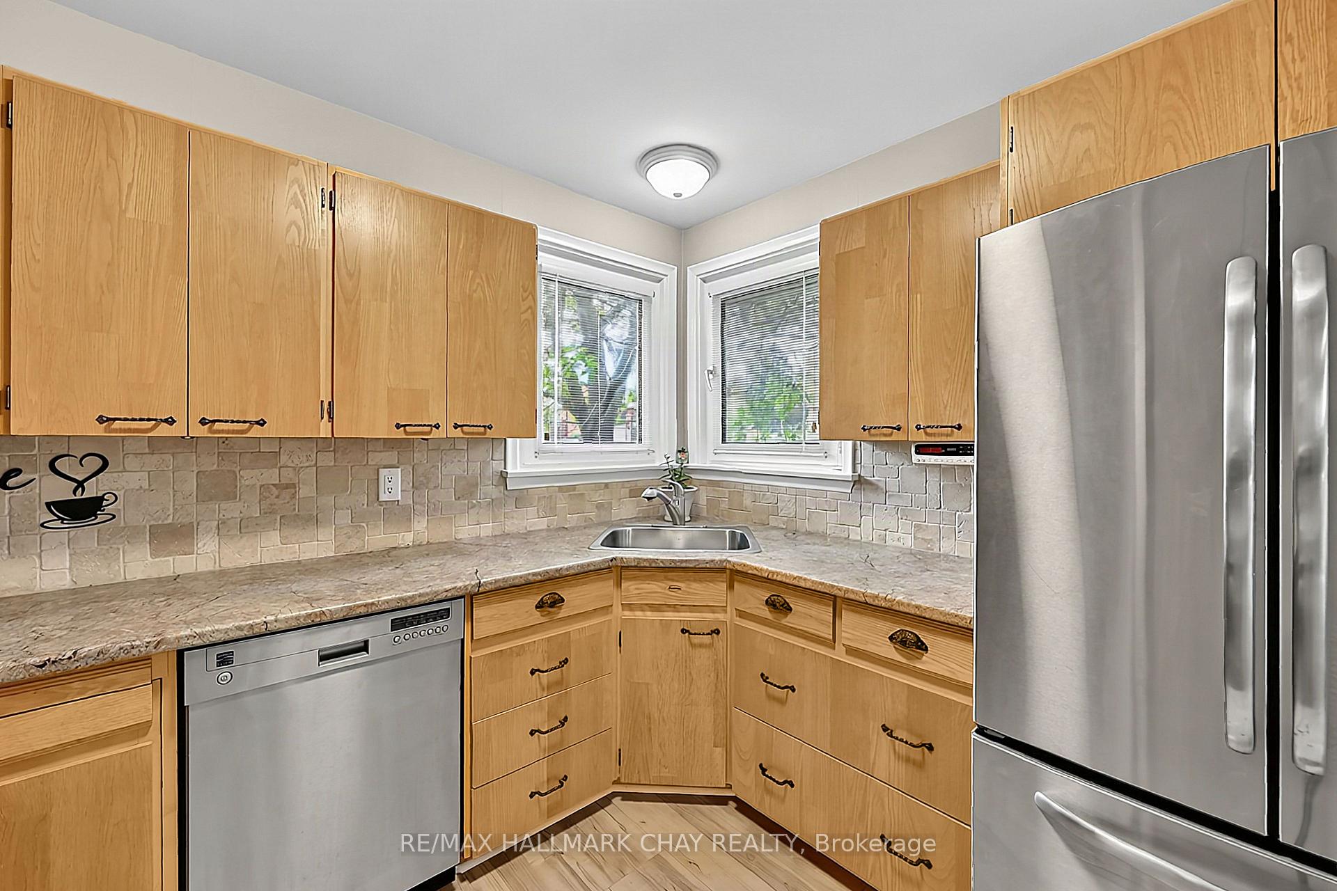 Photo 6 of 116 Shirley Avenue, Barrie, Sunnidale — HOMEH
