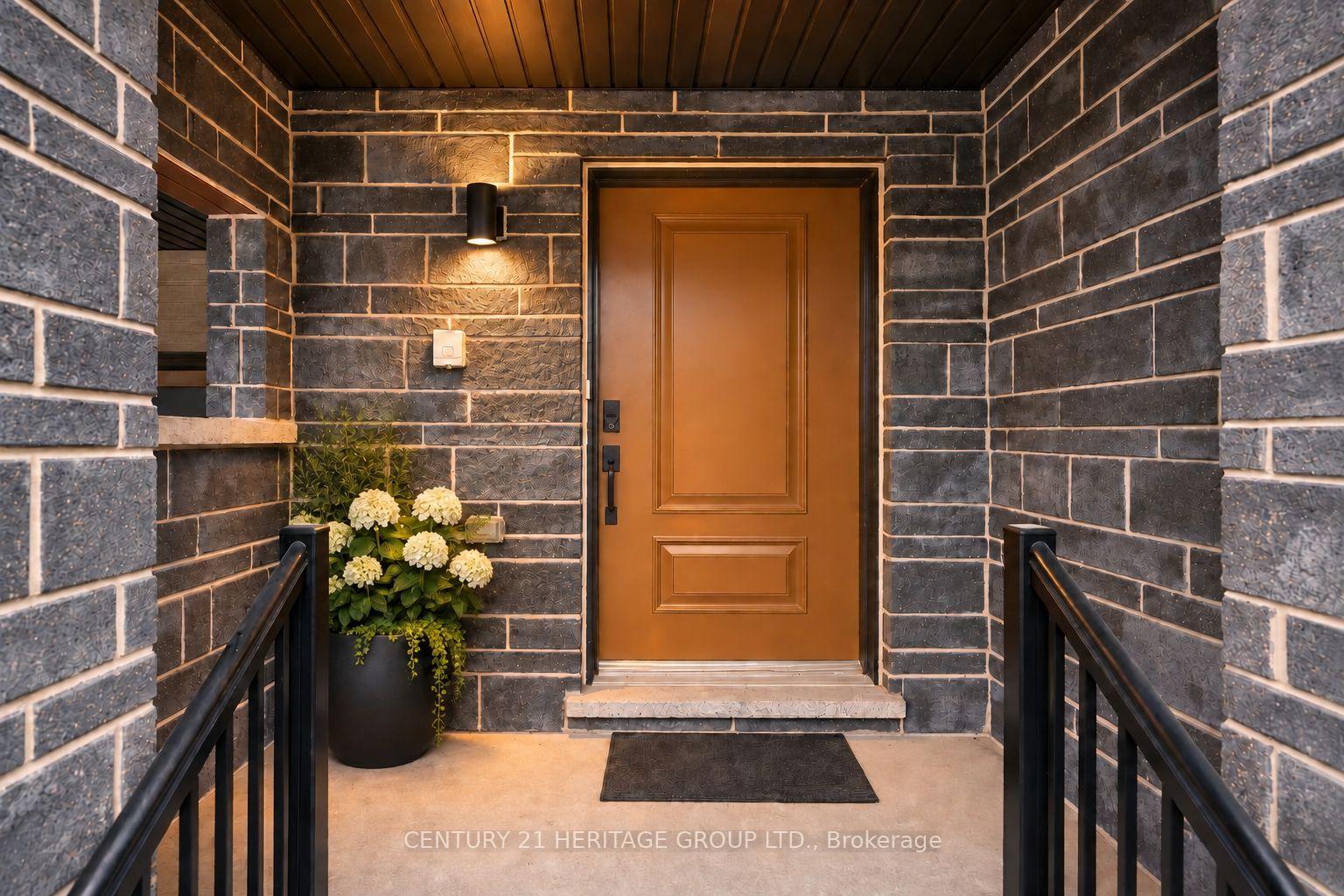 Photo 3 of 55 Delano Way, Newmarket, Woodland Hill — HOMEH