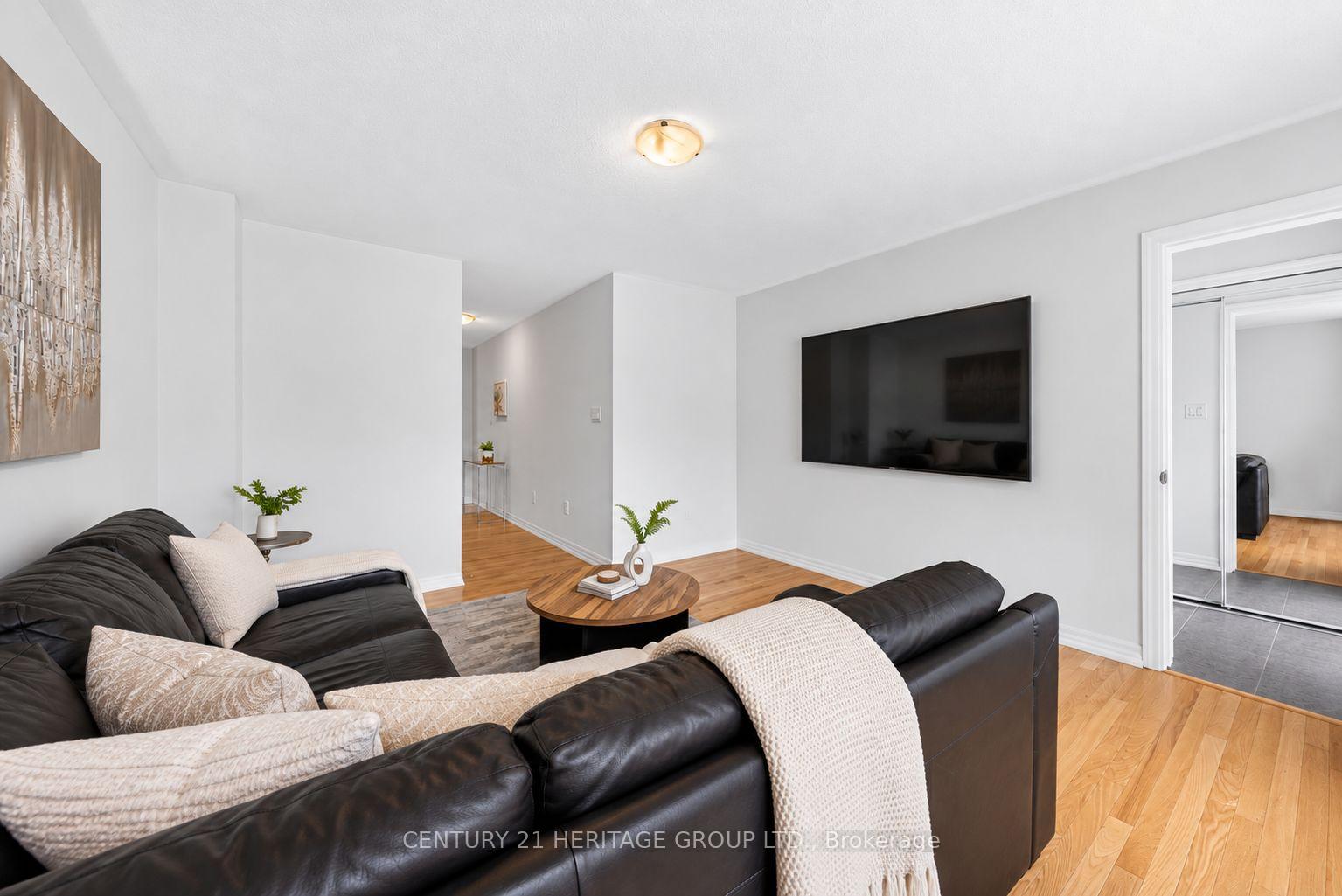 Photo 6 of 55 Delano Way, Newmarket, Woodland Hill — HOMEH