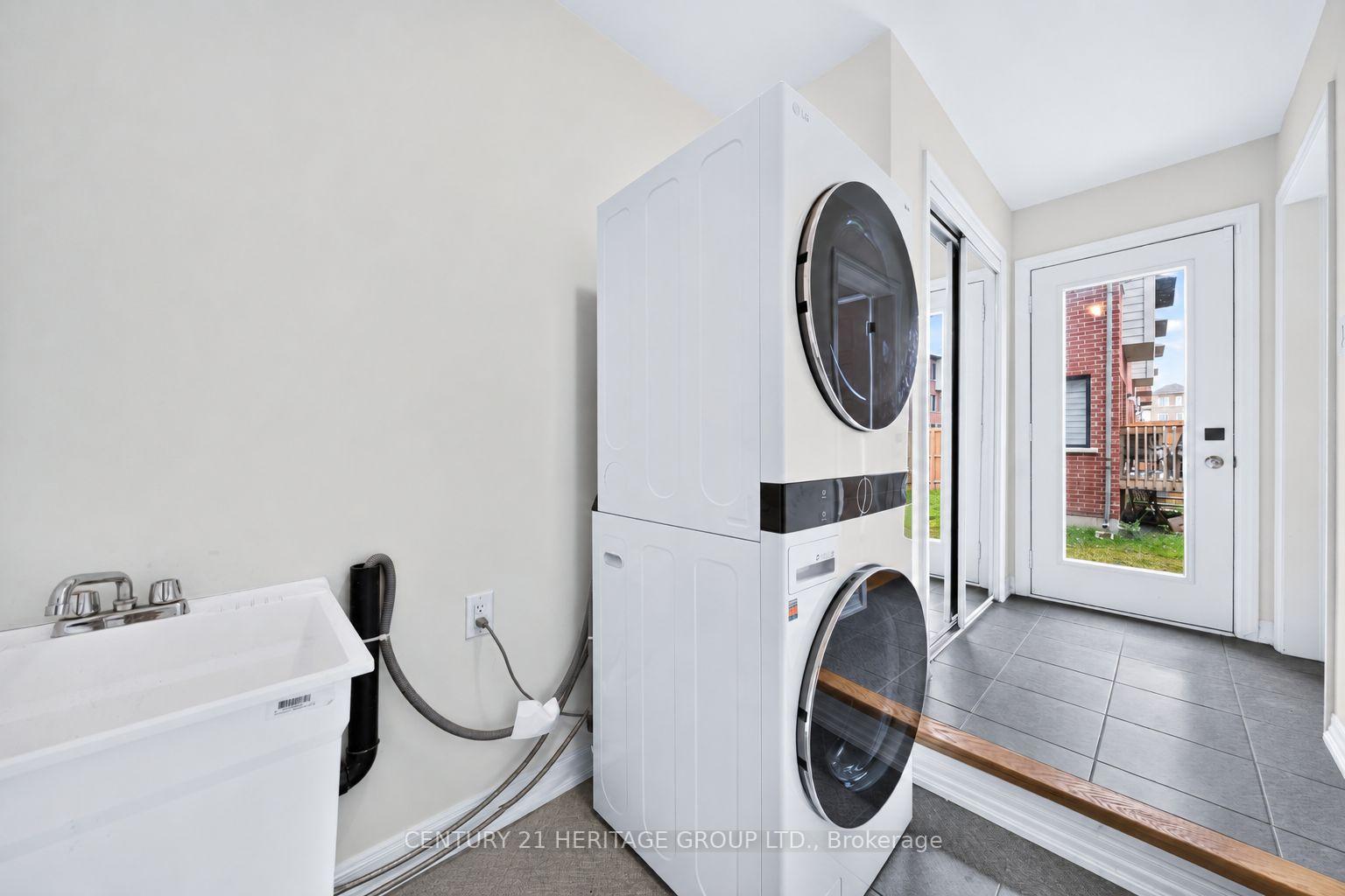 Photo 32 of 55 Delano Way, Newmarket, Woodland Hill — HOMEH