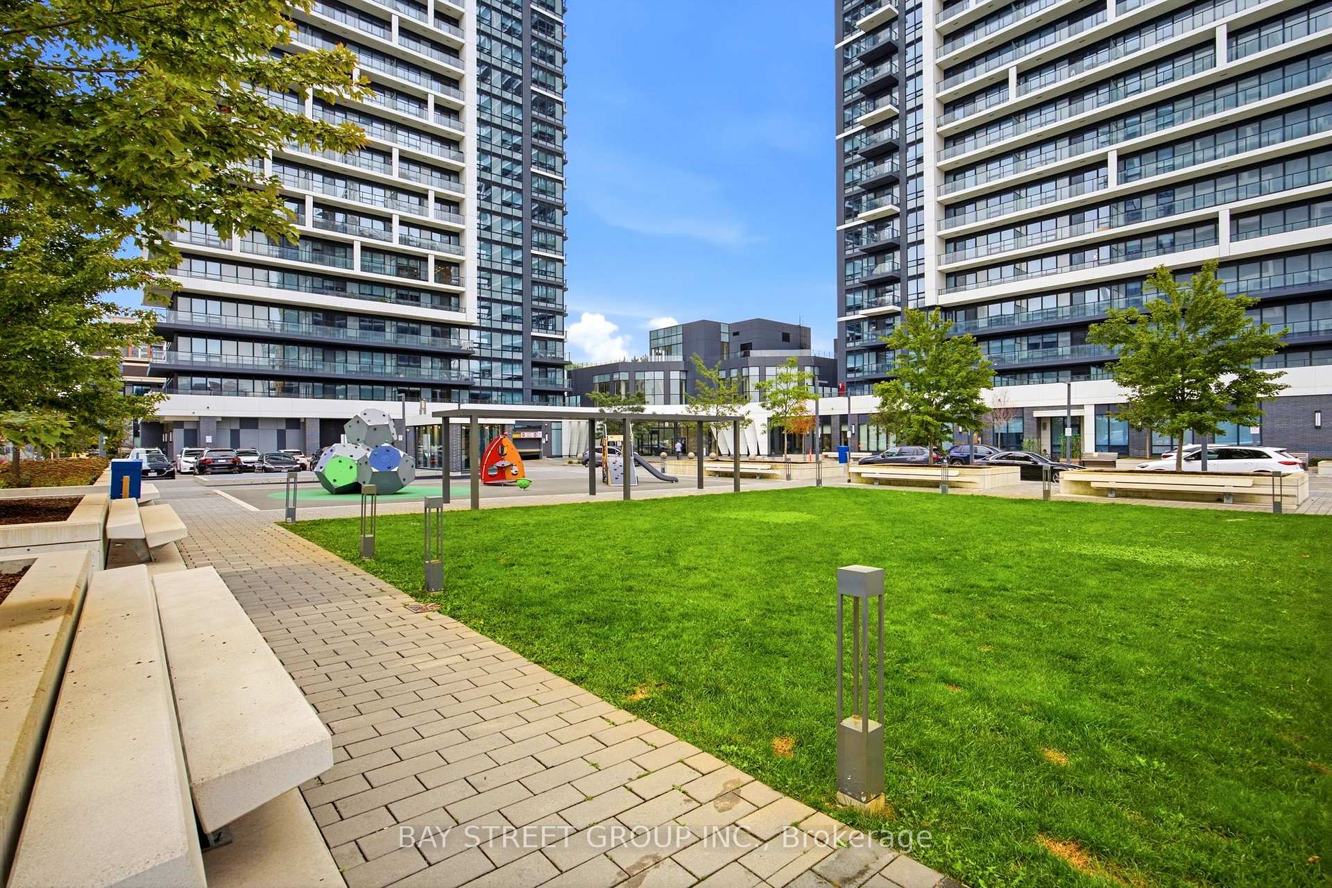 Photo 2 of Unit 706, 18 Water Walk Drive, Markham, Unionville — HOMEH