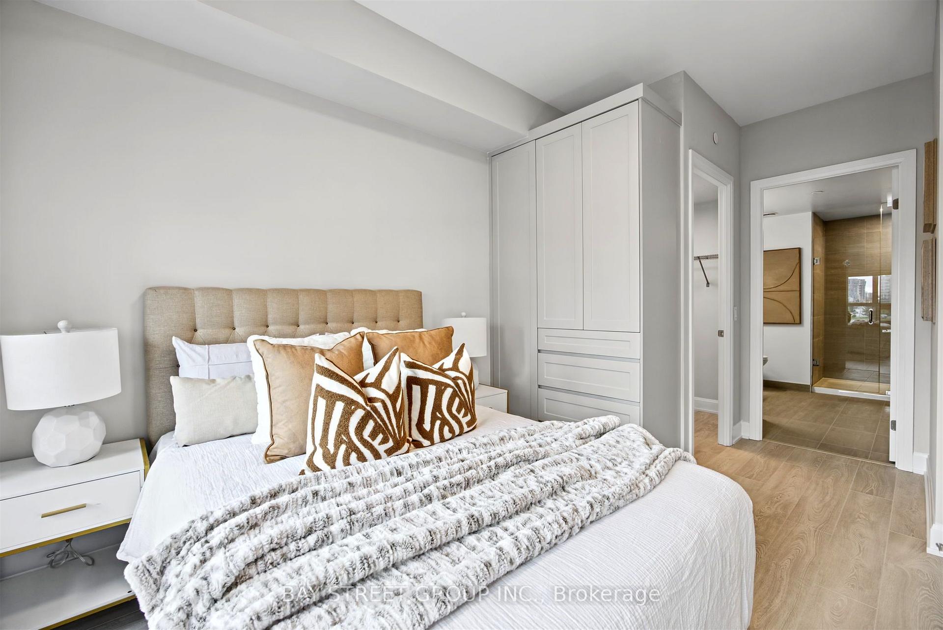 Photo 27 of Unit 706, 18 Water Walk Drive, Markham, Unionville — HOMEH