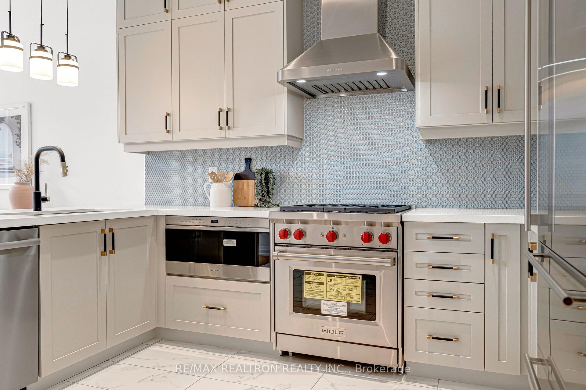Photo 7 of 4249 Major Mackenzie Drive E, Markham, Angus Glen — HOMEH