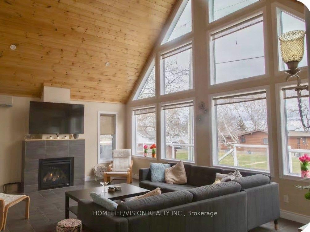 Photo 5 of 128 Bayview Drive, Greater Napanee, Greater Napanee — HOMEH