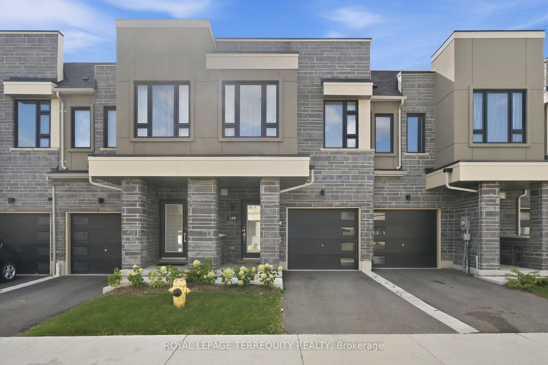 Photo 2 of 129 Sailors Landing, Clarington, Bowmanville — HOMEH