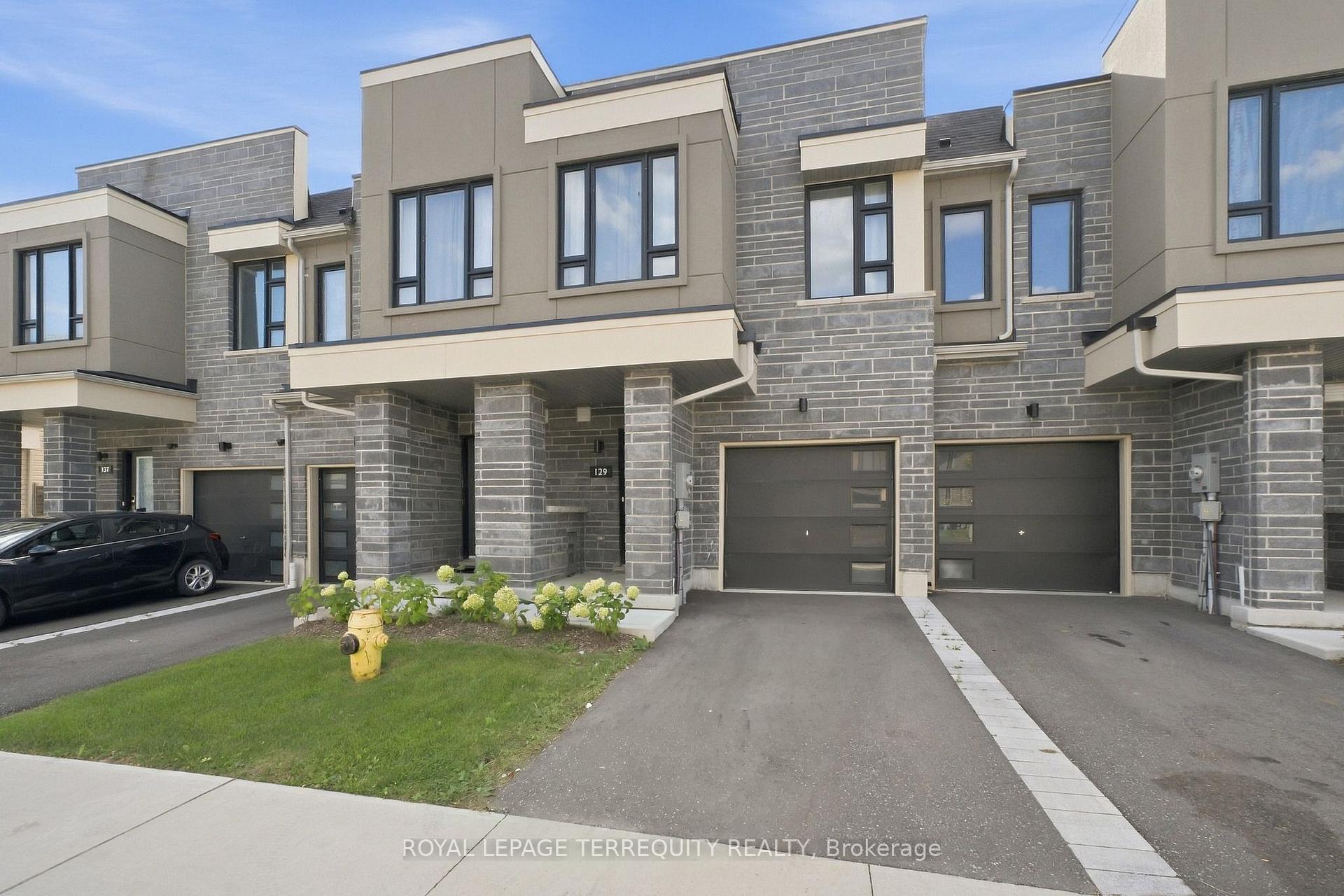 Photo 3 of 129 Sailors Landing, Clarington, Bowmanville — HOMEH