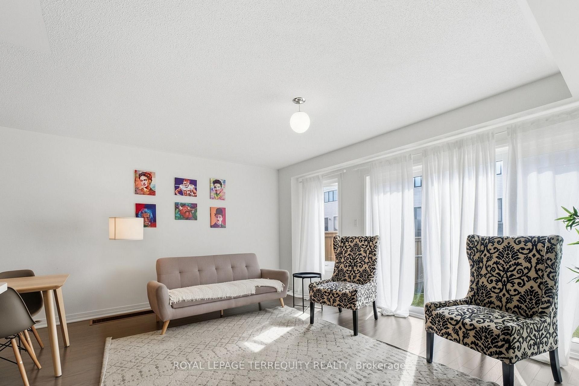 Photo 10 of 129 Sailors Landing, Clarington, Bowmanville — HOMEH