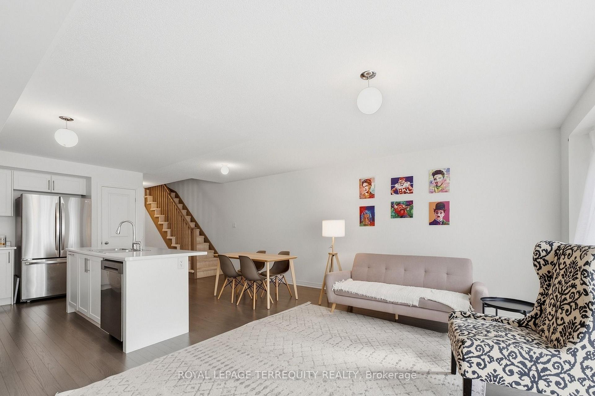 Photo 13 of 129 Sailors Landing, Clarington, Bowmanville — HOMEH