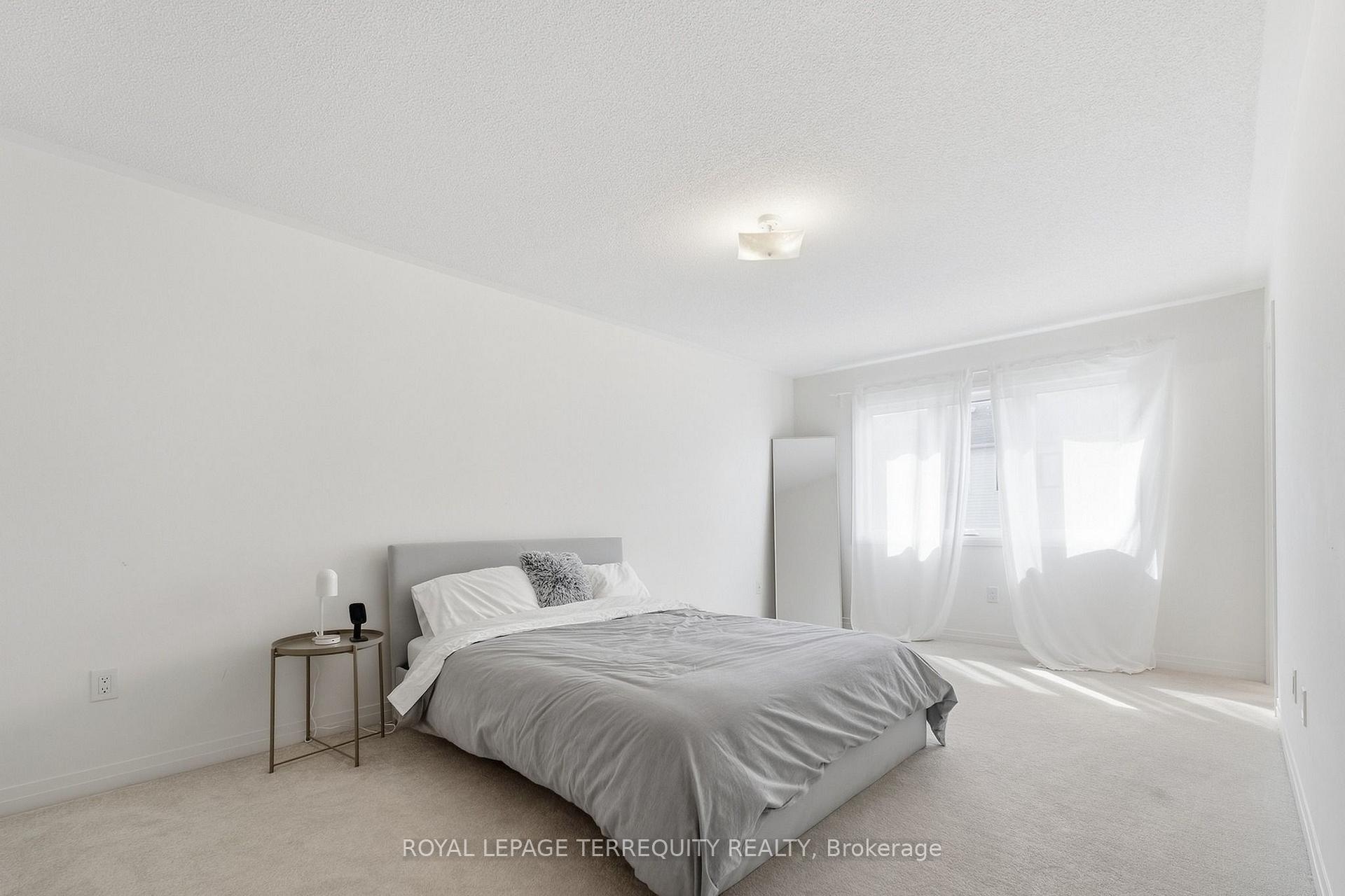 Photo 17 of 129 Sailors Landing, Clarington, Bowmanville — HOMEH