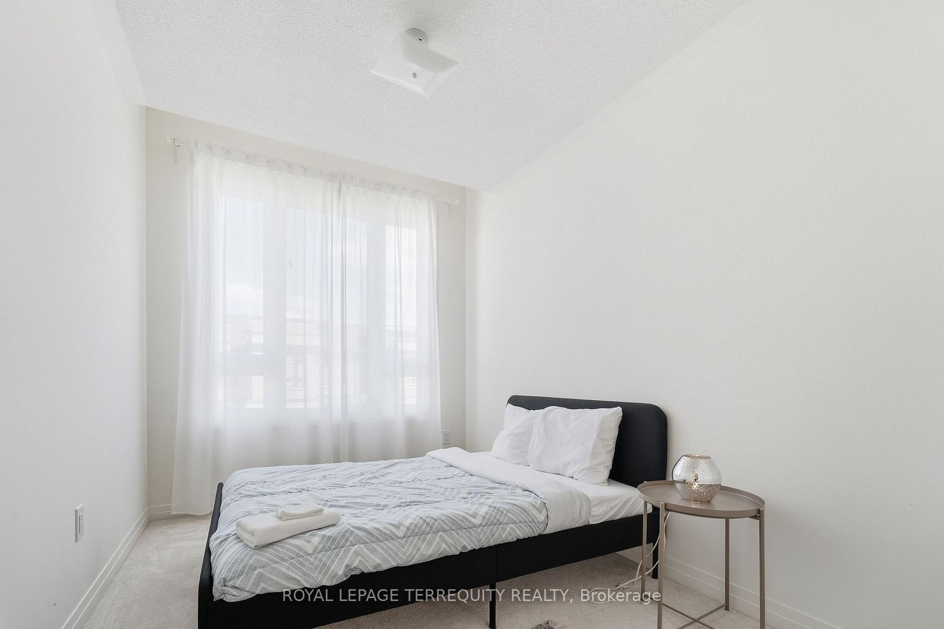 Photo 22 of 129 Sailors Landing, Clarington, Bowmanville — HOMEH