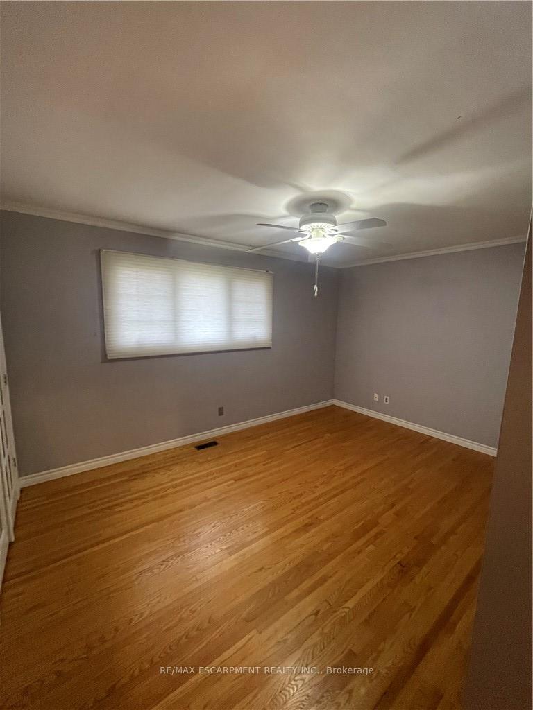 Photo 19 of 23 Woodsview Avenue W, Grimsby, Grimsby Beach — HOMEH