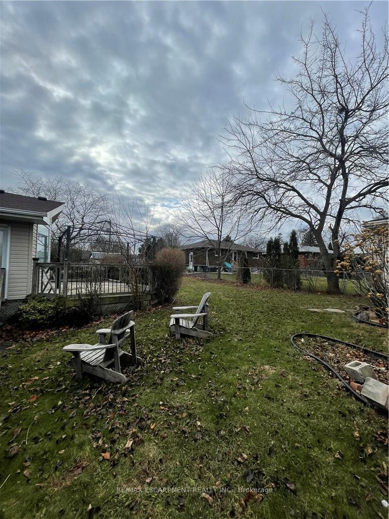 Photo 35 of 23 Woodsview Avenue W, Grimsby, Grimsby Beach — HOMEH
