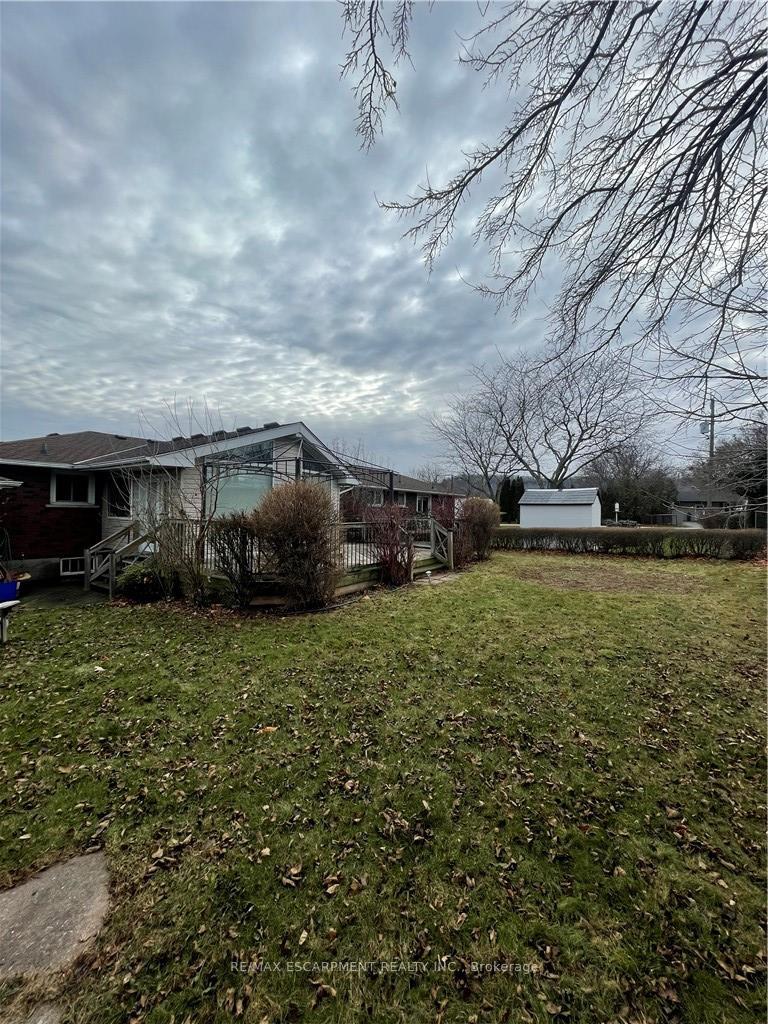 Photo 37 of 23 Woodsview Avenue W, Grimsby, Grimsby Beach — HOMEH