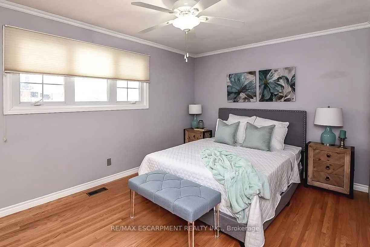 Photo 30 of 23 Woodsview Avenue W, Grimsby, Grimsby Beach — HOMEH