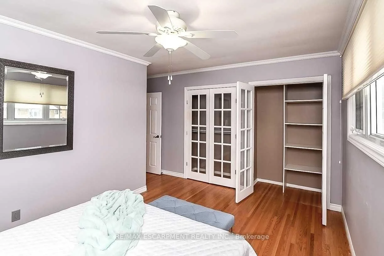 Photo 32 of 23 Woodsview Avenue W, Grimsby, Grimsby Beach — HOMEH