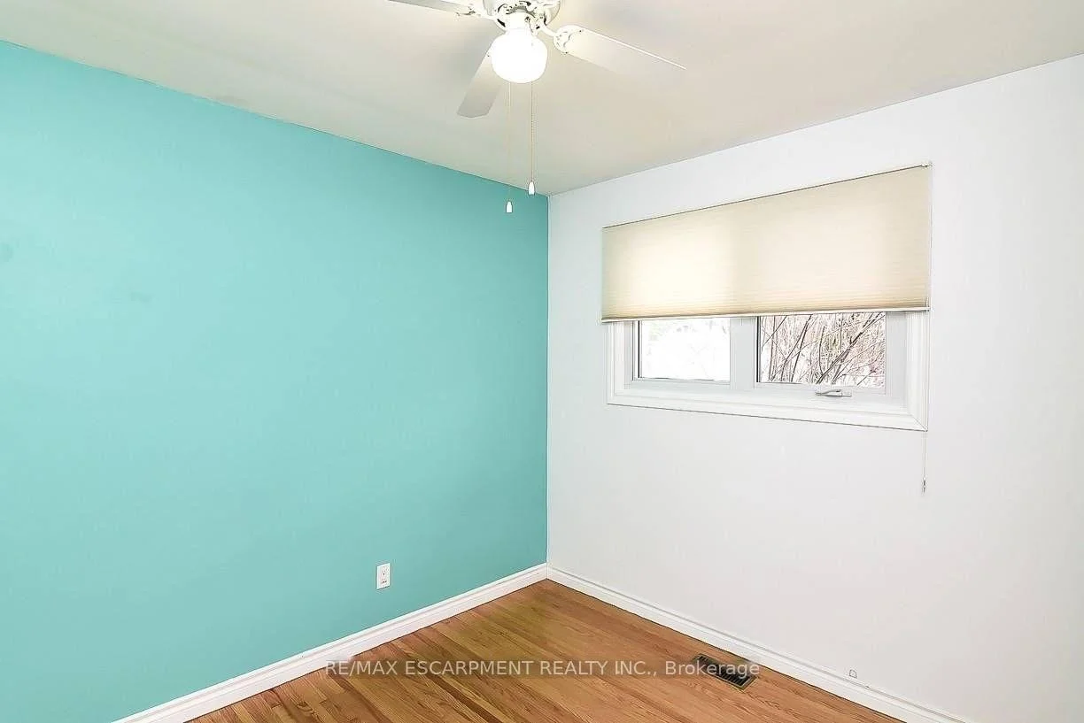 Photo 36 of 23 Woodsview Avenue W, Grimsby, Grimsby Beach — HOMEH
