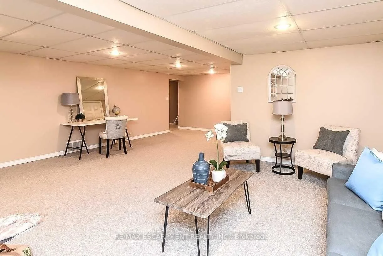Photo 40 of 23 Woodsview Avenue W, Grimsby, Grimsby Beach — HOMEH
