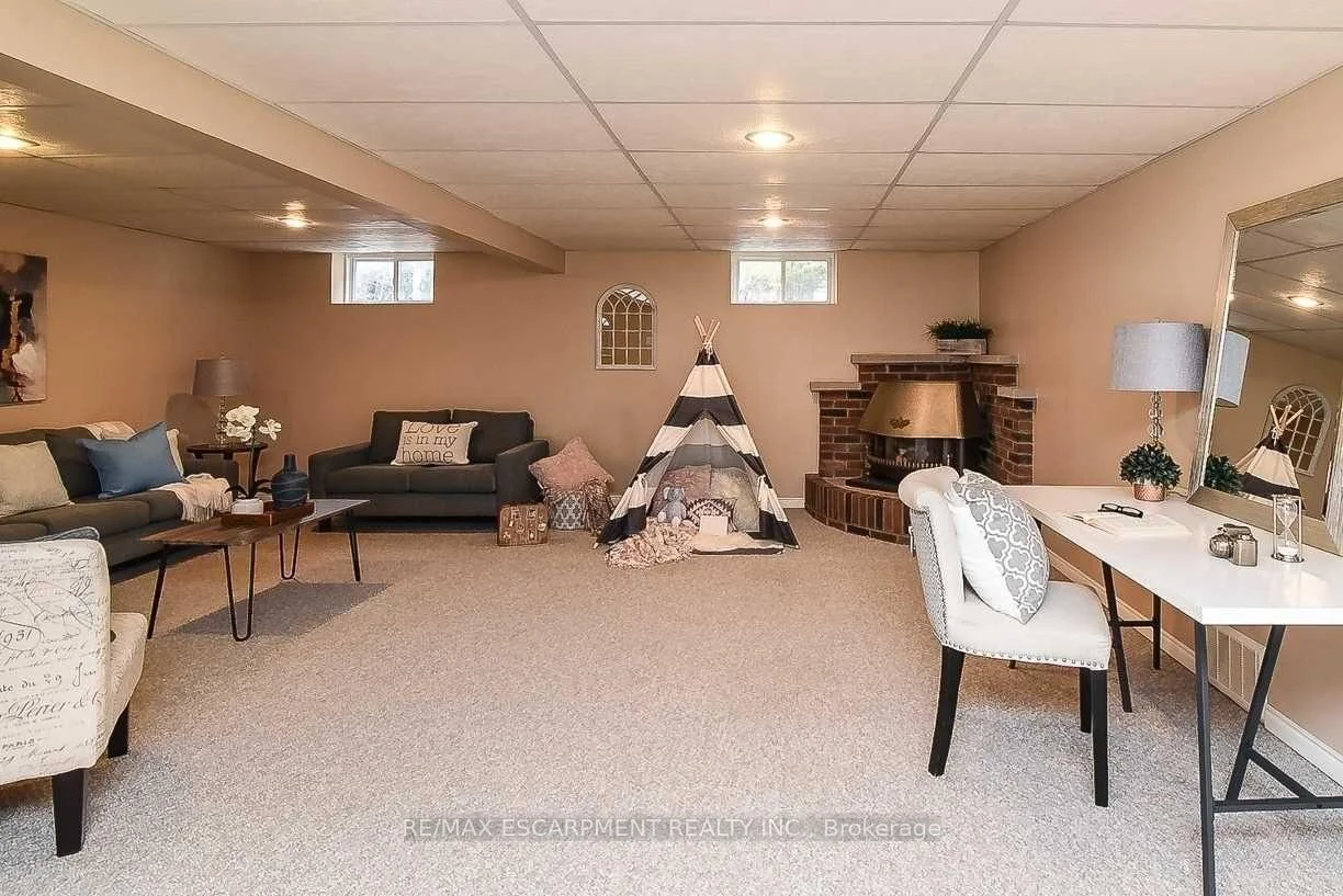 Photo 45 of 23 Woodsview Avenue W, Grimsby, Grimsby Beach — HOMEH