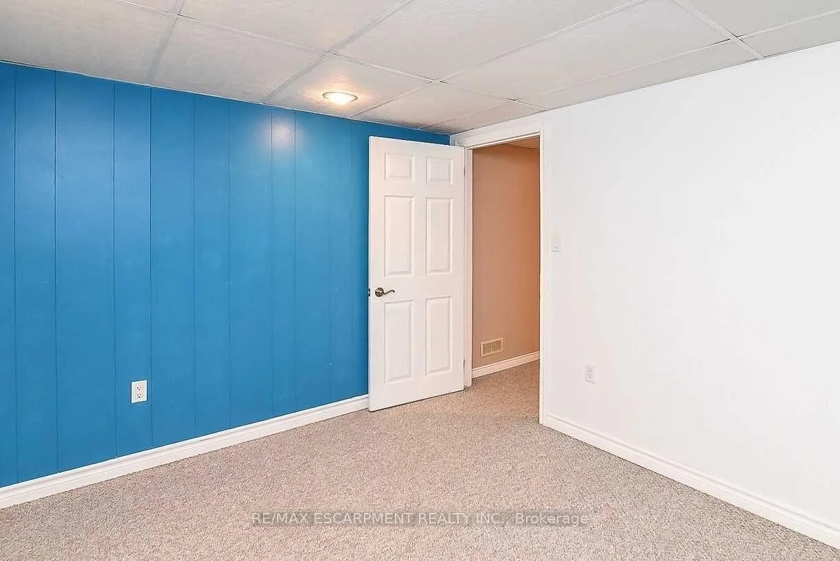 Photo 47 of 23 Woodsview Avenue W, Grimsby, Grimsby Beach — HOMEH