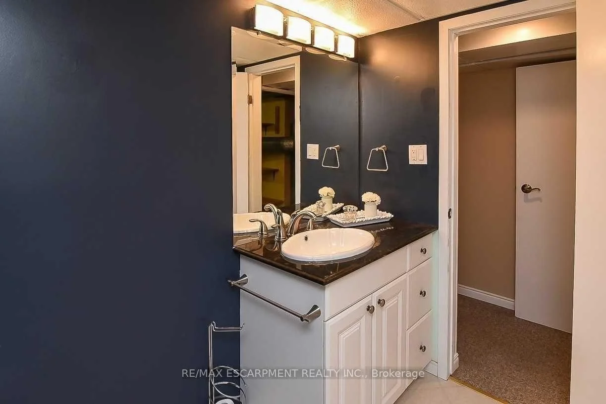 Photo 48 of 23 Woodsview Avenue W, Grimsby, Grimsby Beach — HOMEH