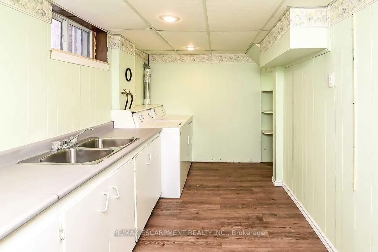 Photo 49 of 23 Woodsview Avenue W, Grimsby, Grimsby Beach — HOMEH