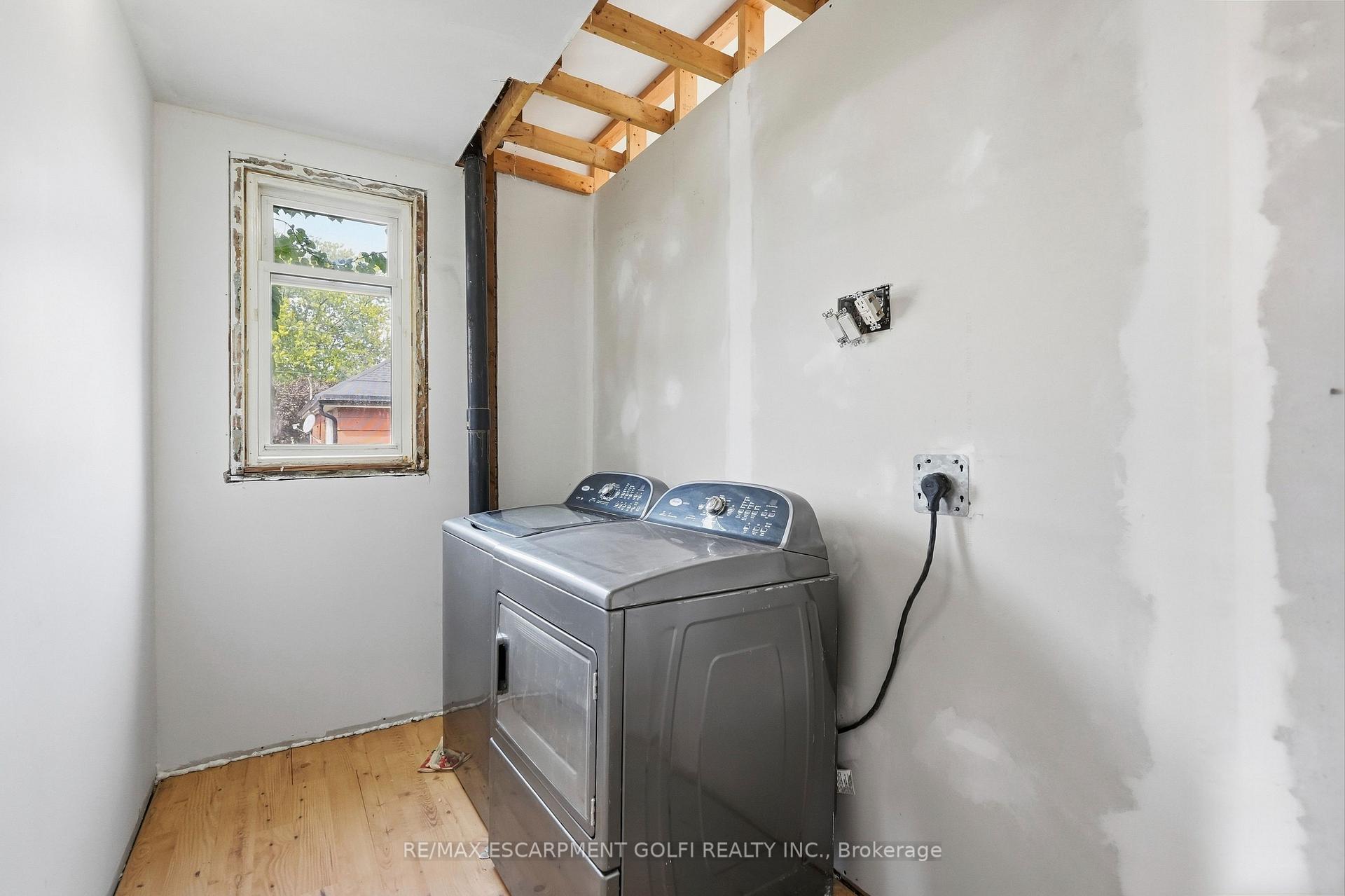 Photo 21 of 7 Tom Street, Brantford, Eagle Place East — HOMEH