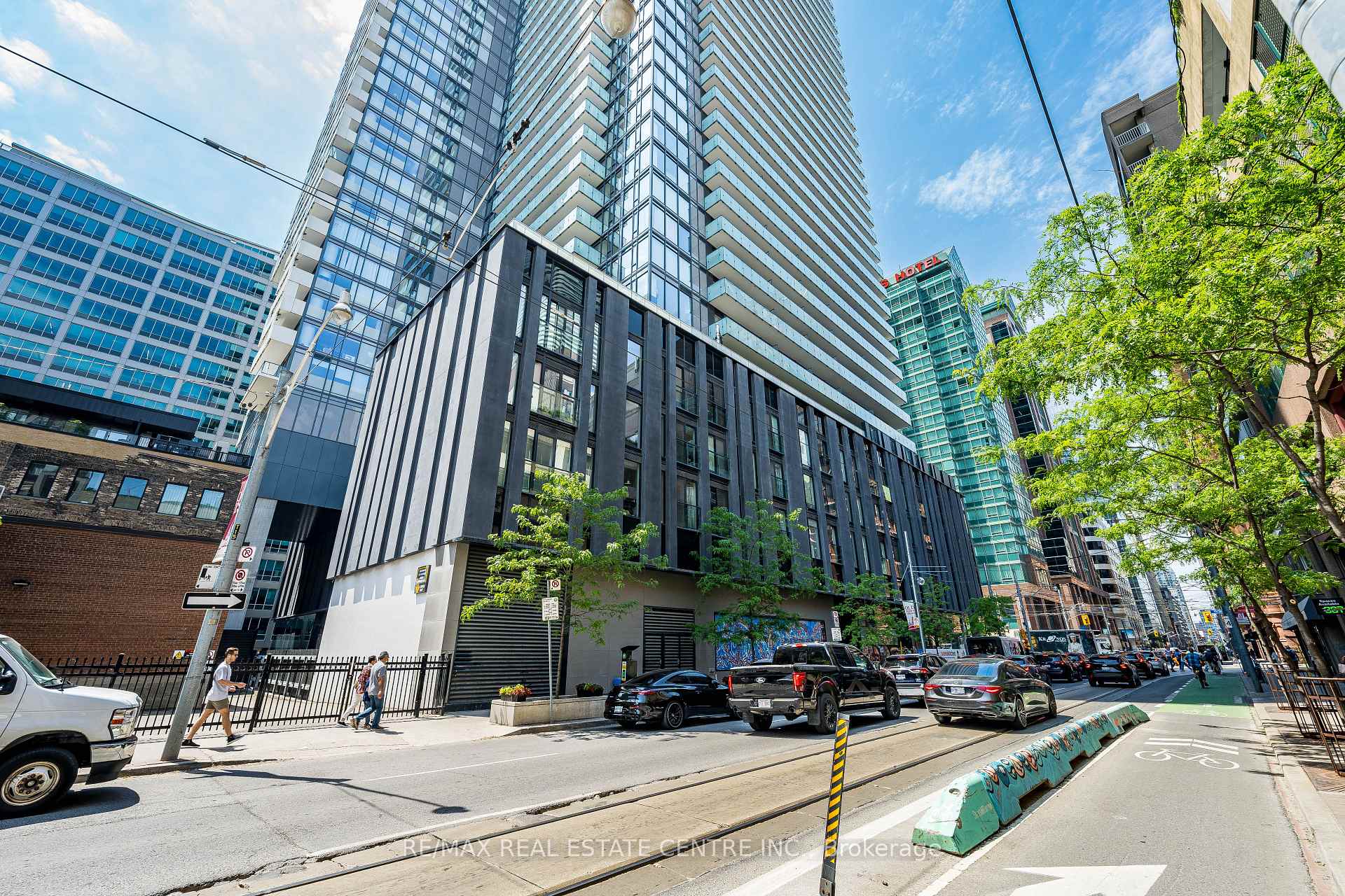 Photo of Unit 312, 25 Richmond Street E