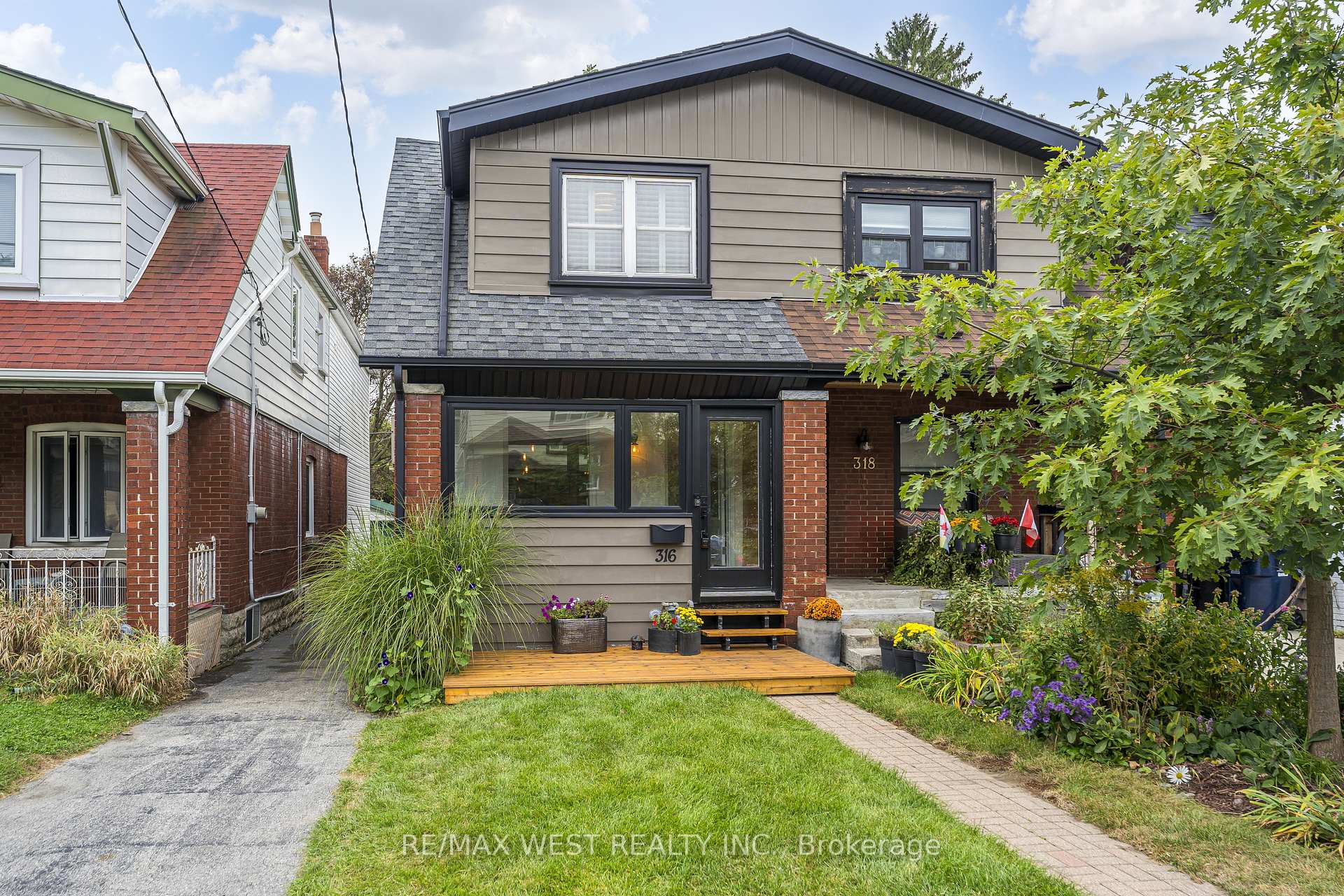Photo 4 of 316 Monarch Park Avenue, Toronto, Danforth Village-East York — HOMEH